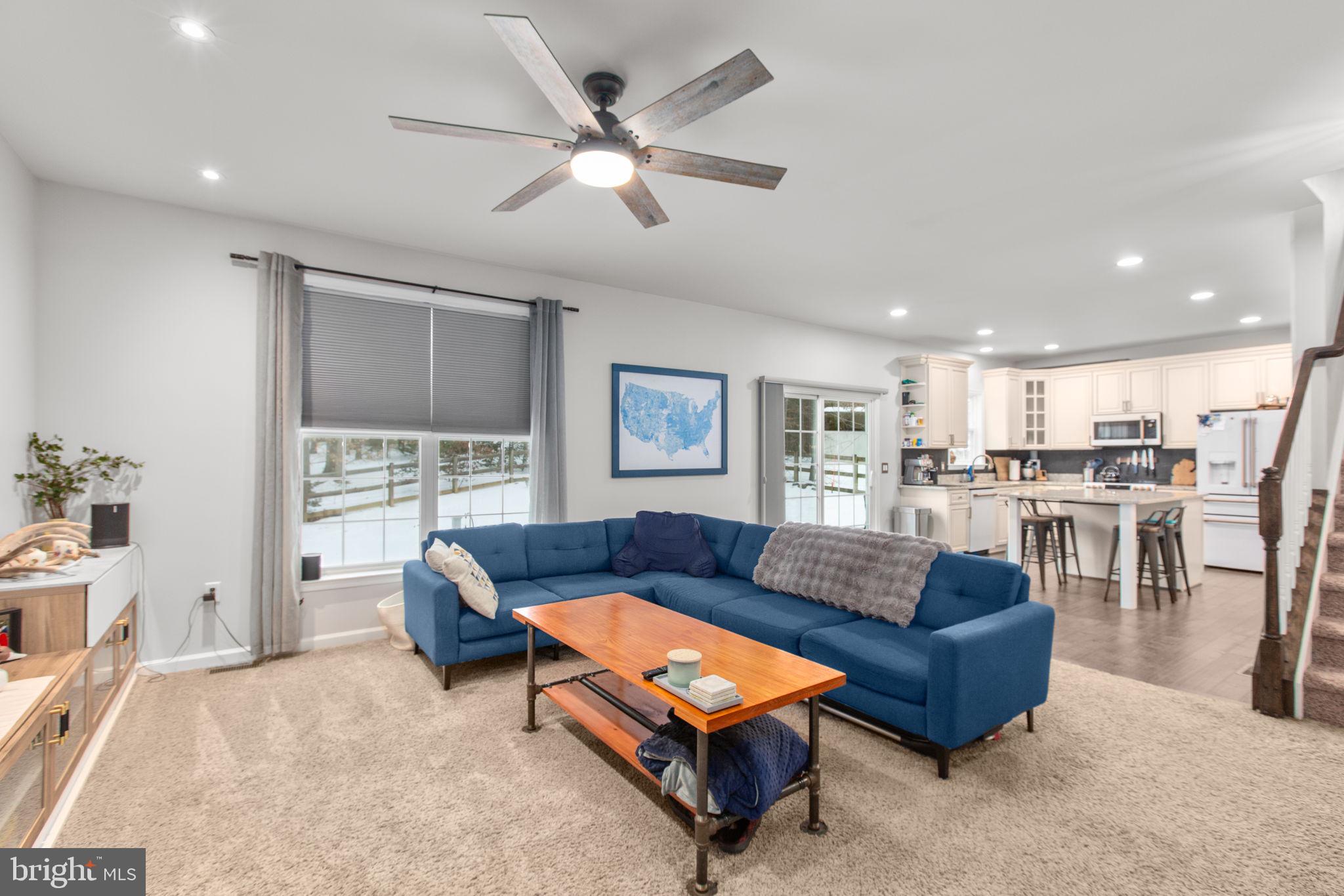PRESIDENTIAL LAKES - Residential