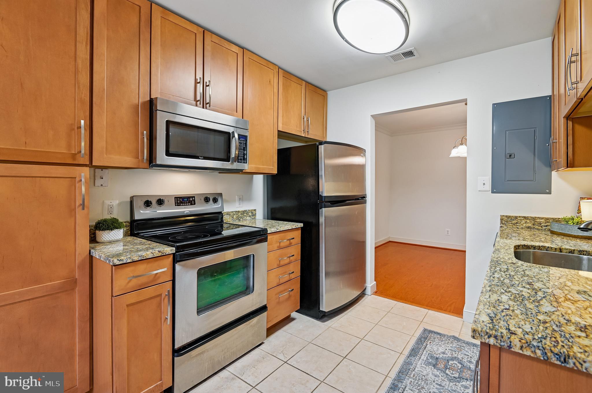 NORTH GREEN CONDOMINIUMS - Residential