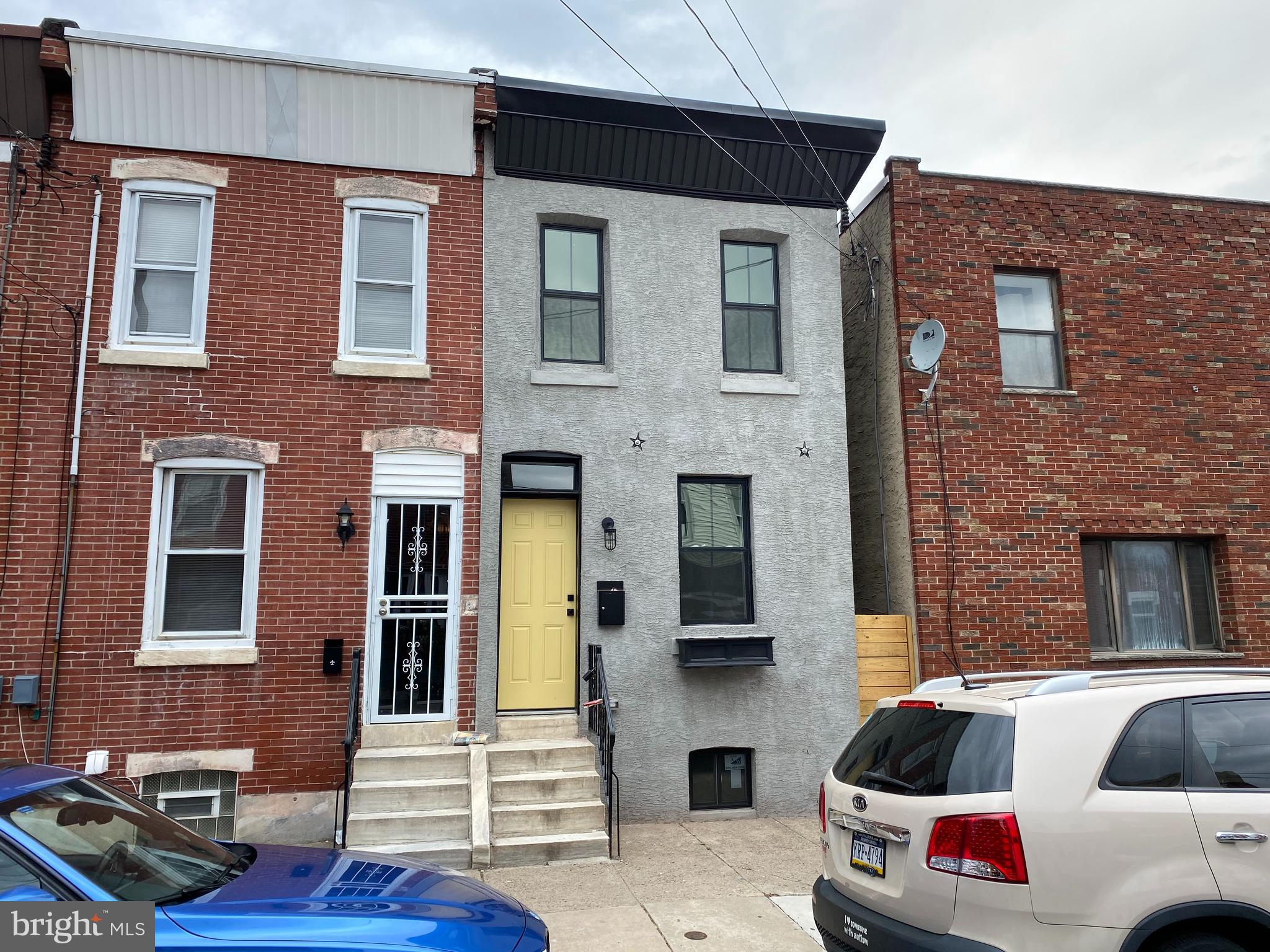 Great 2br in prime Port Richmond  !! Close to public transportation, minutes from center city and NJ via Betsy Ross bridge , airport , and much more - hip neighborhood eats- Stocks Bakery, Hinge Cafe , Taconellis Pizza .  Everything is new including new hardwood flooring through out , new appliances including washer/dryer/fridge/range . New kitchen , tile  back splash , quartz counter , private rear fenced yard , accent lighting , new paint t/o .  Large basement for lots of storage . New central air and heat .