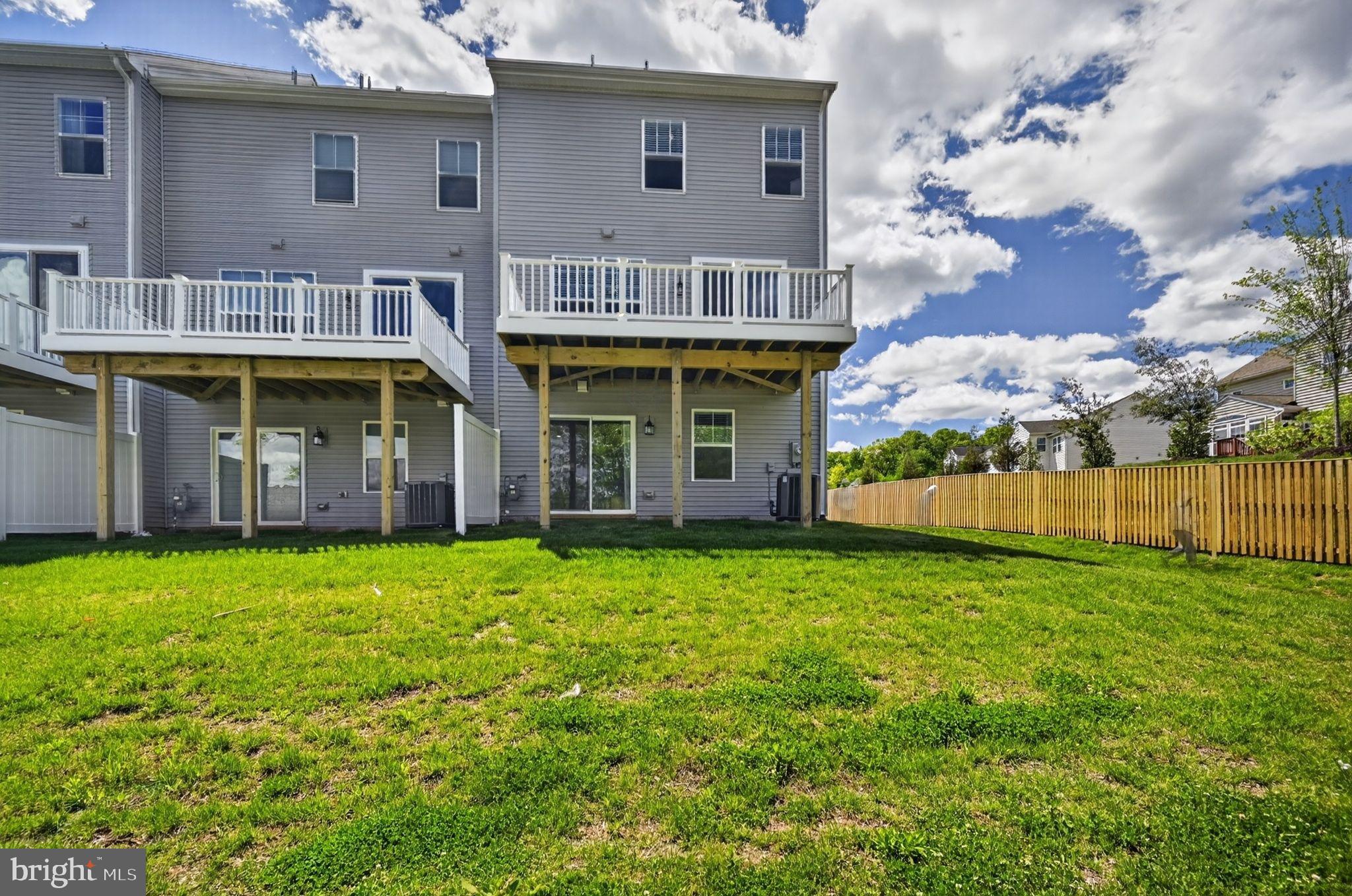 ARCOLA TOWN CENTER - Residential