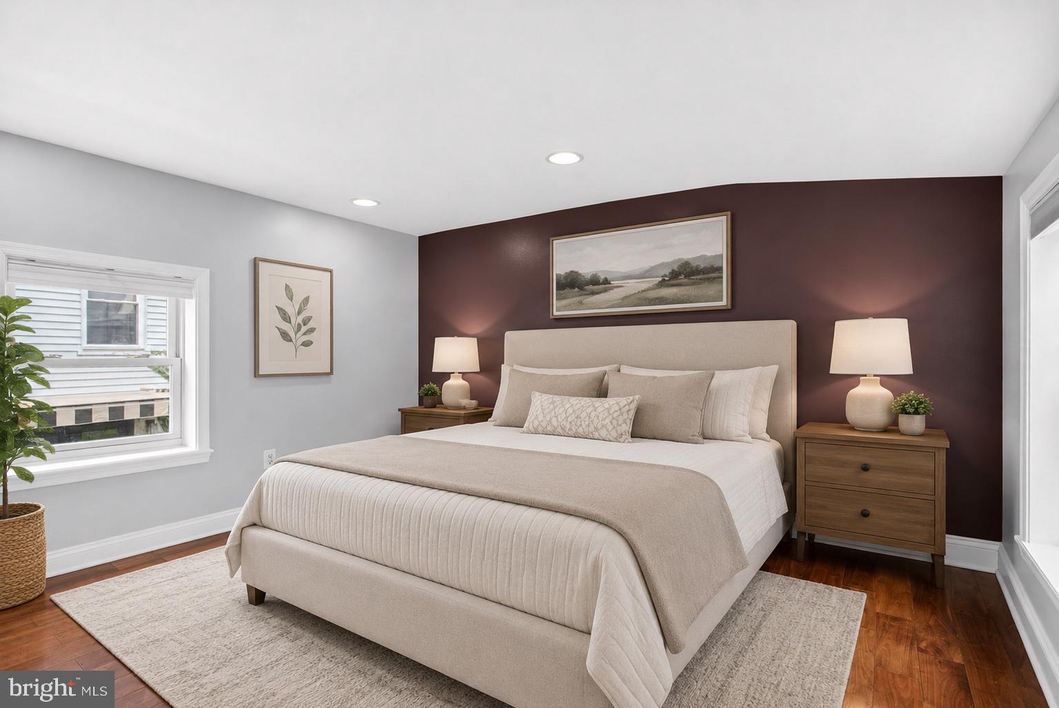 QUEEN VILLAGE - Residential