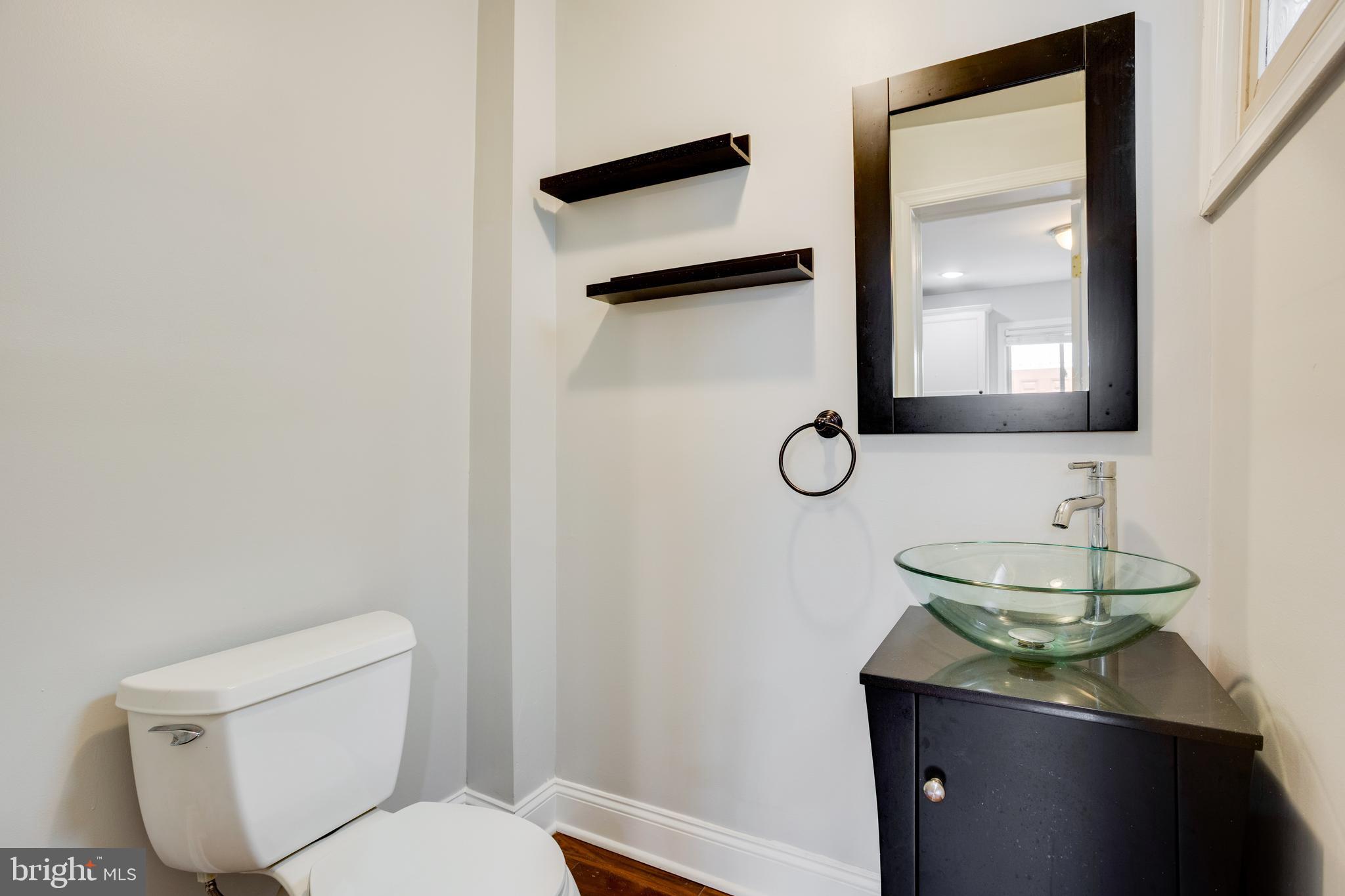 QUEEN VILLAGE - Residential
