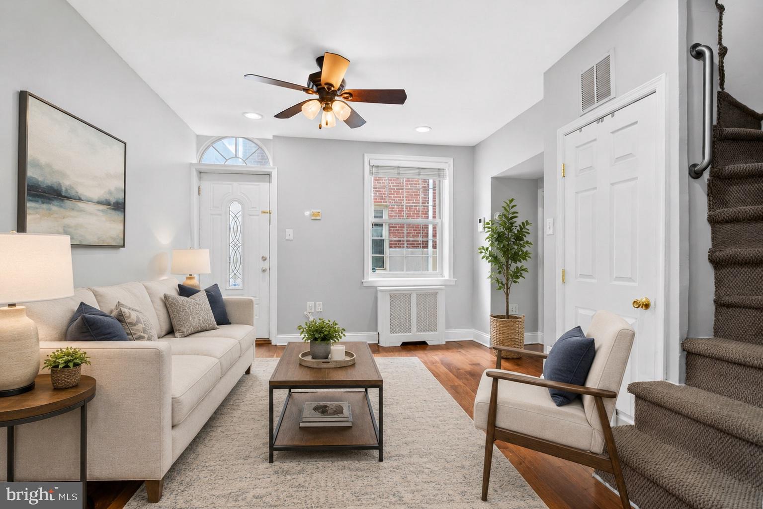 QUEEN VILLAGE - Residential