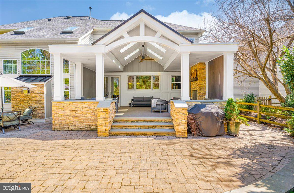 VILLAGE OF RIVER HILL - Residential