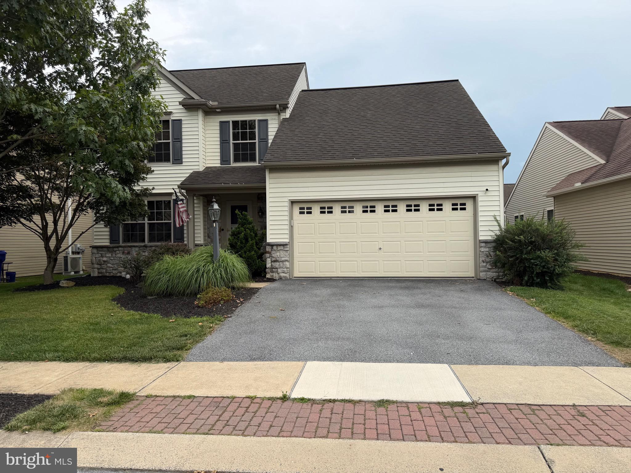 ELM TREE - Residential