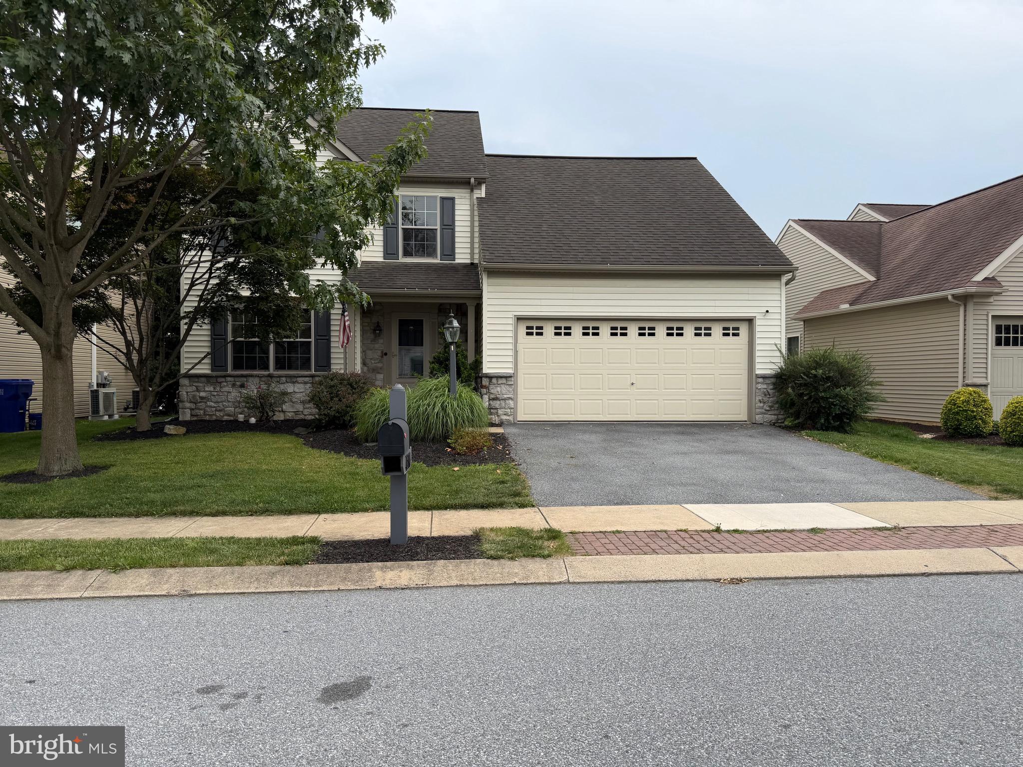 ELM TREE - Residential