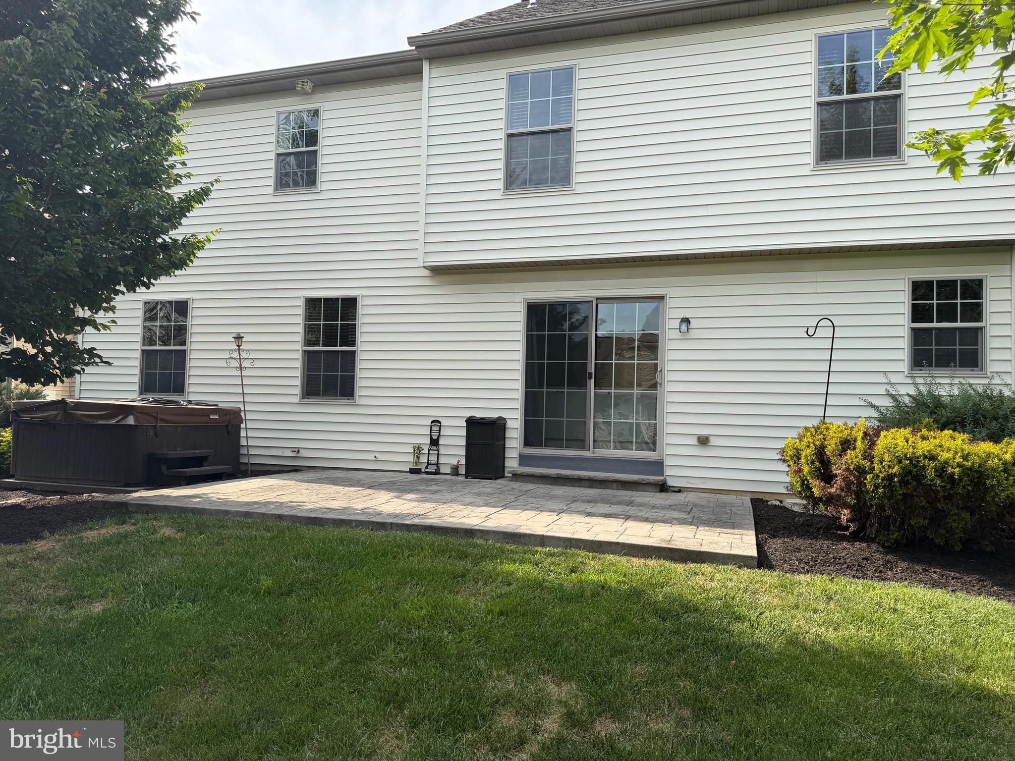 ELM TREE - Residential