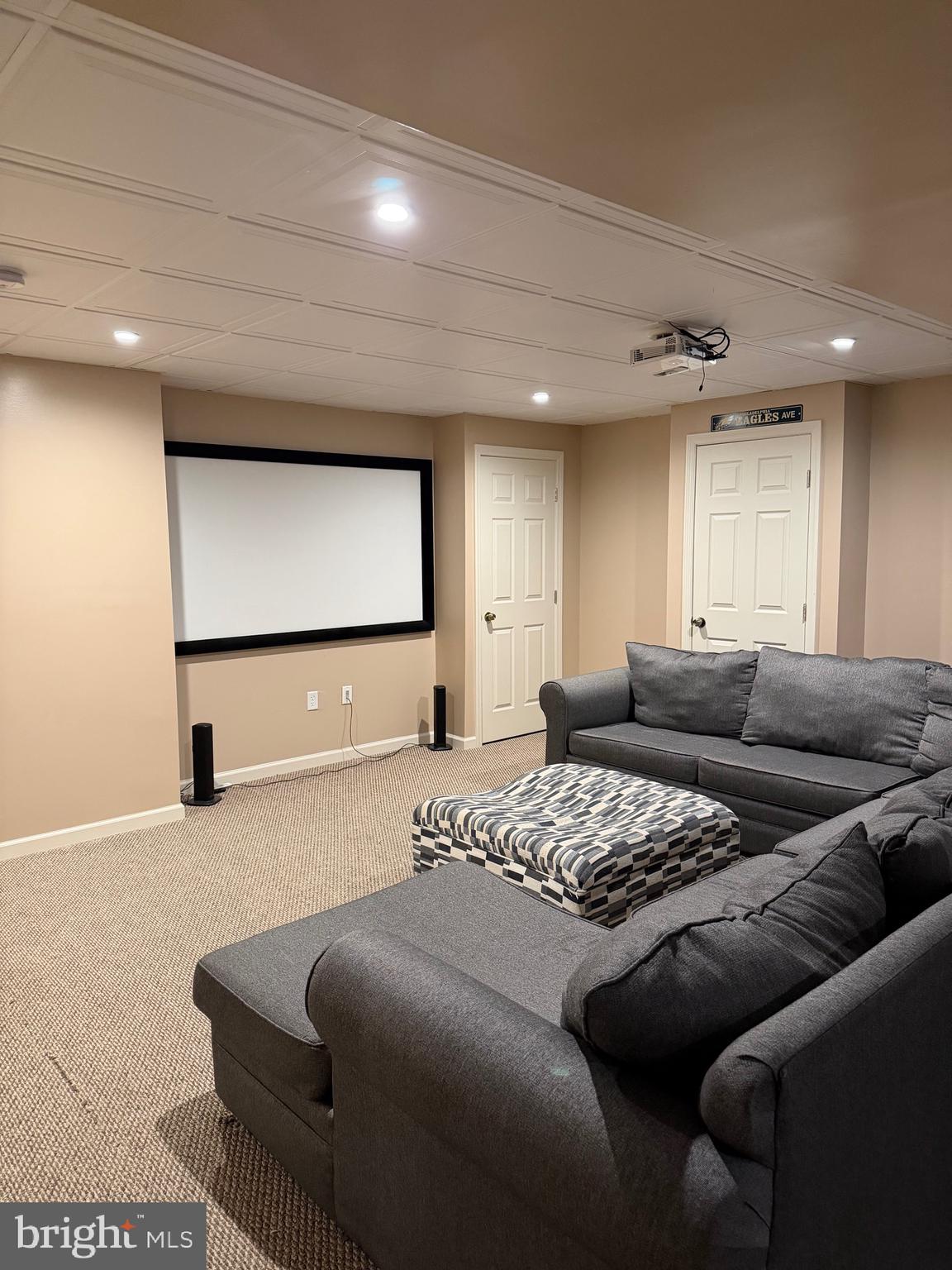 ELM TREE - Residential