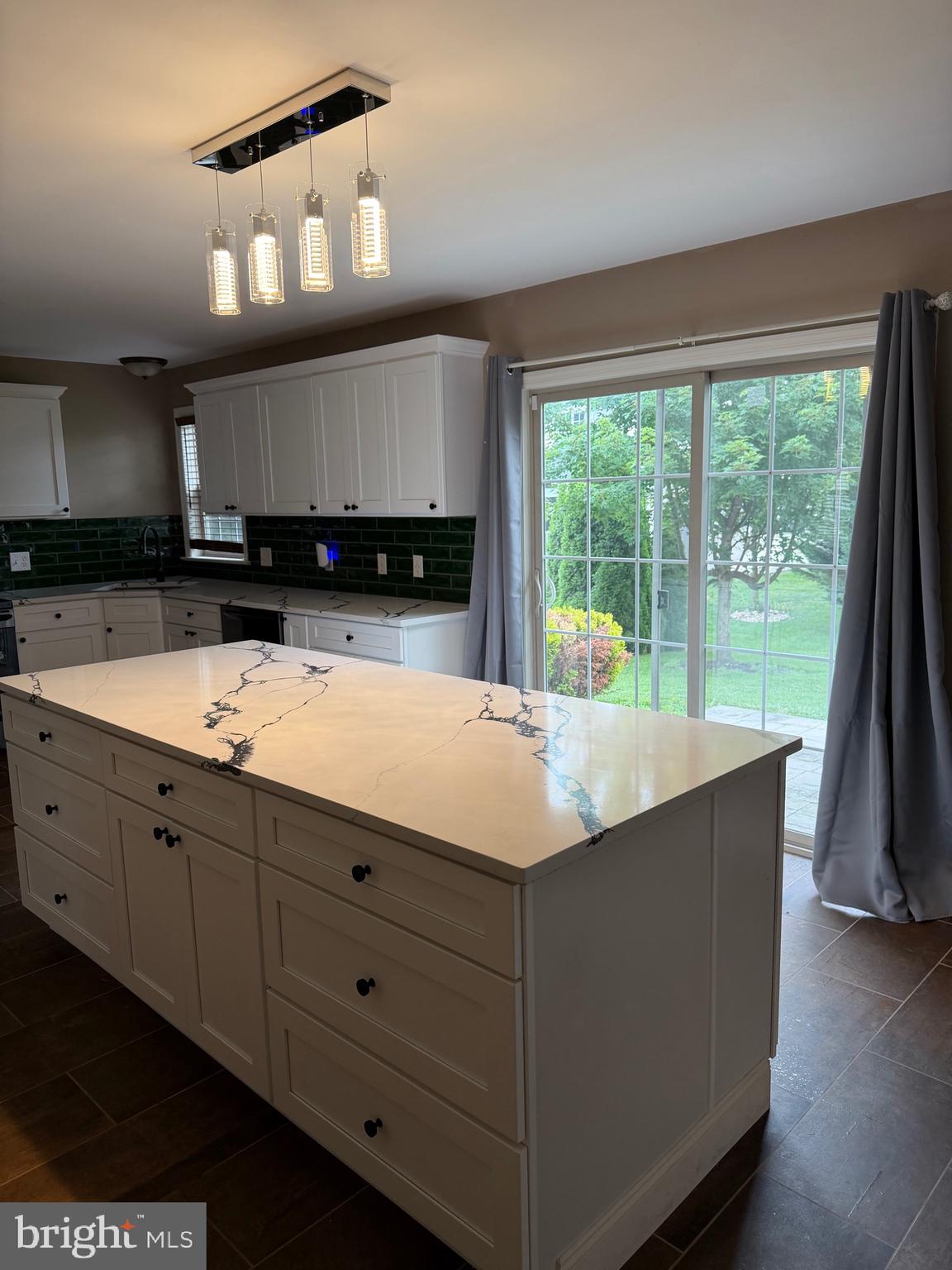 ELM TREE - Residential