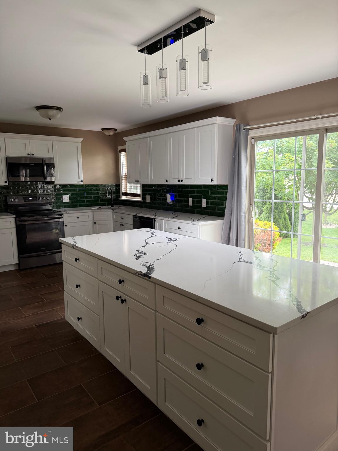 ELM TREE - Residential