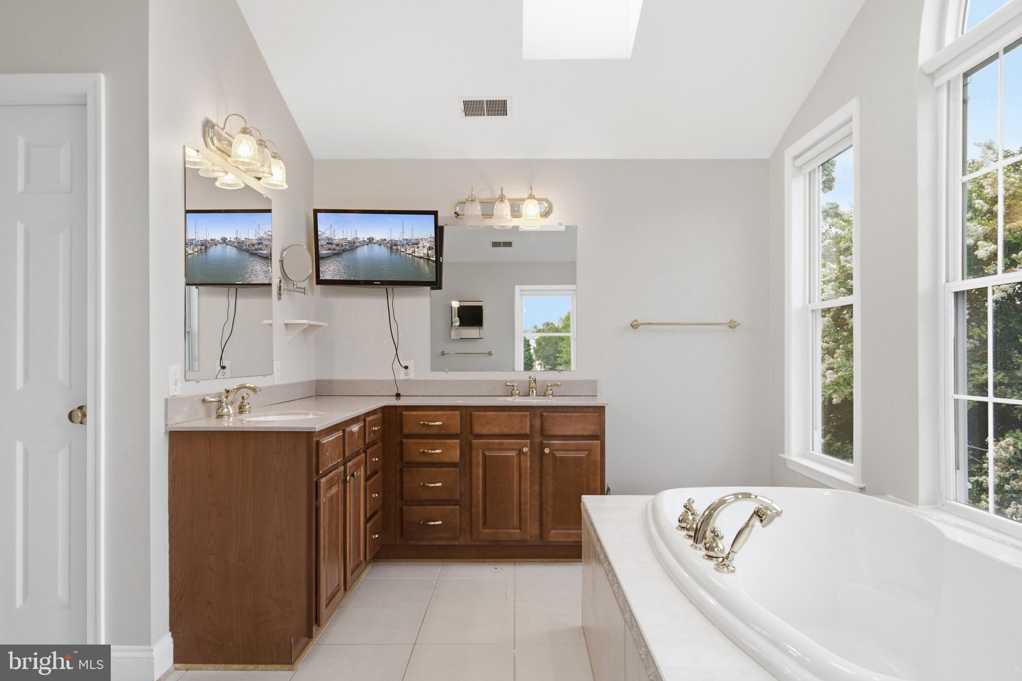 GILBERT ACRES - Residential