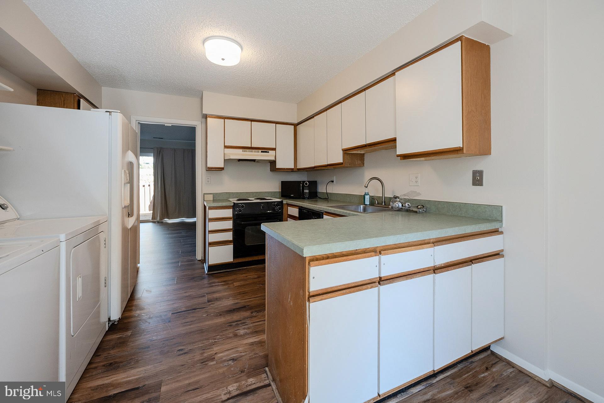 SOUTHGATE SQUARE CLUSTER - Residential Lease