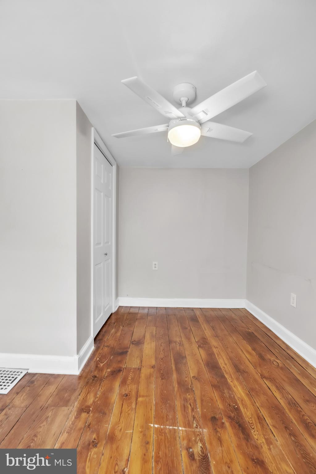 FAIRMOUNT - Residential