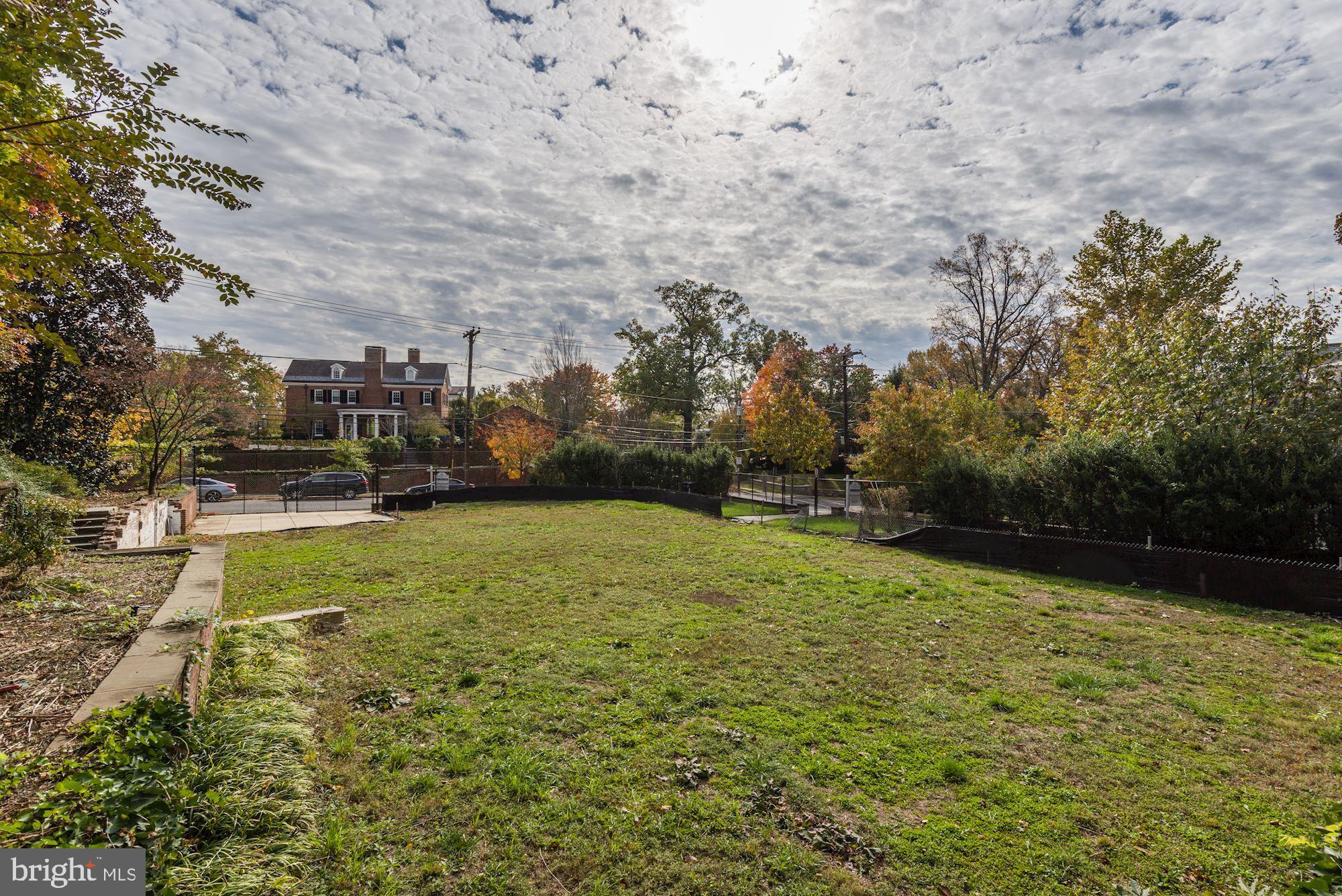 MASSACHUSETTS AVENUE HEIGHTS - Land