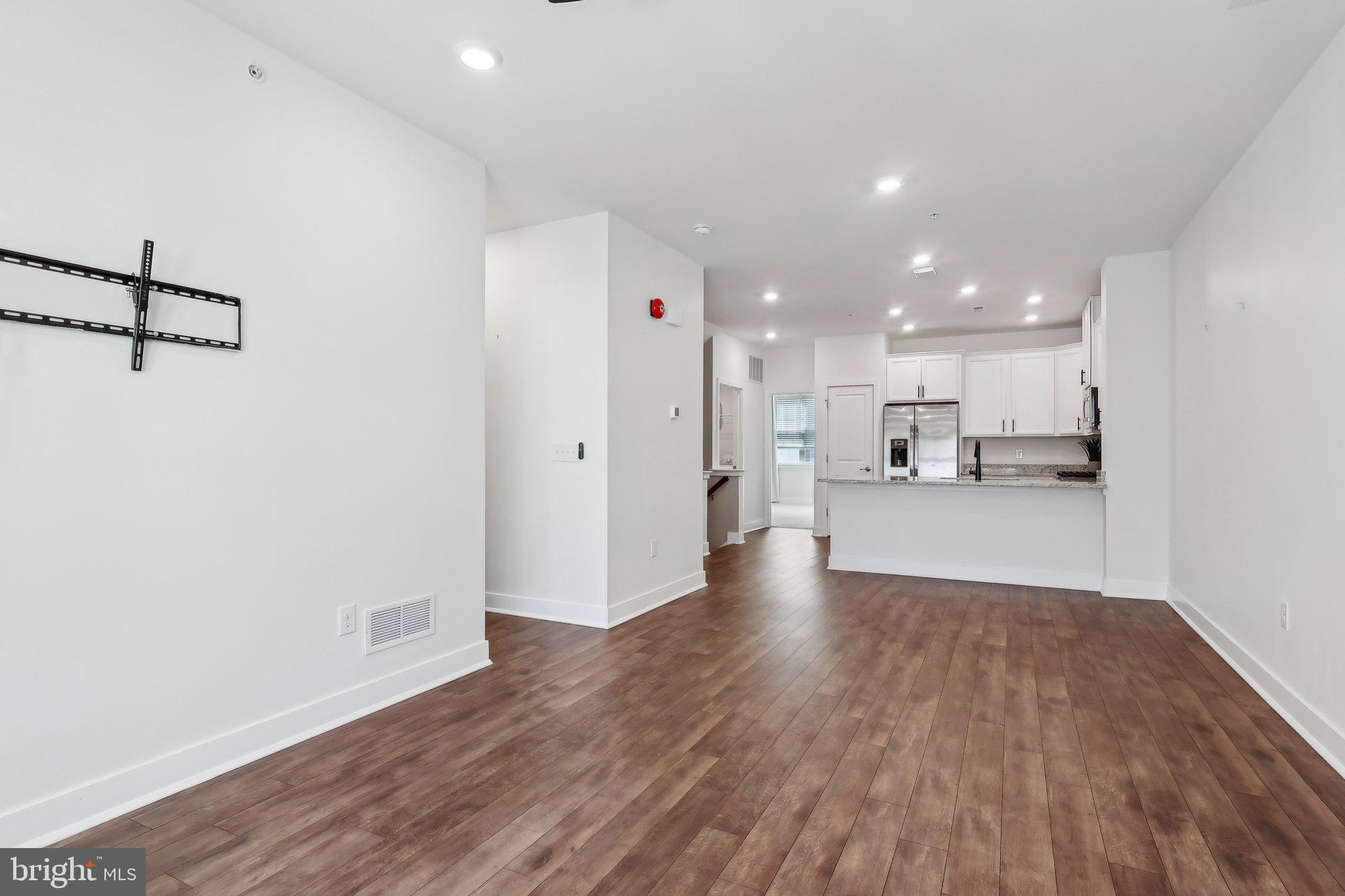 WATERSIDE - Residential
