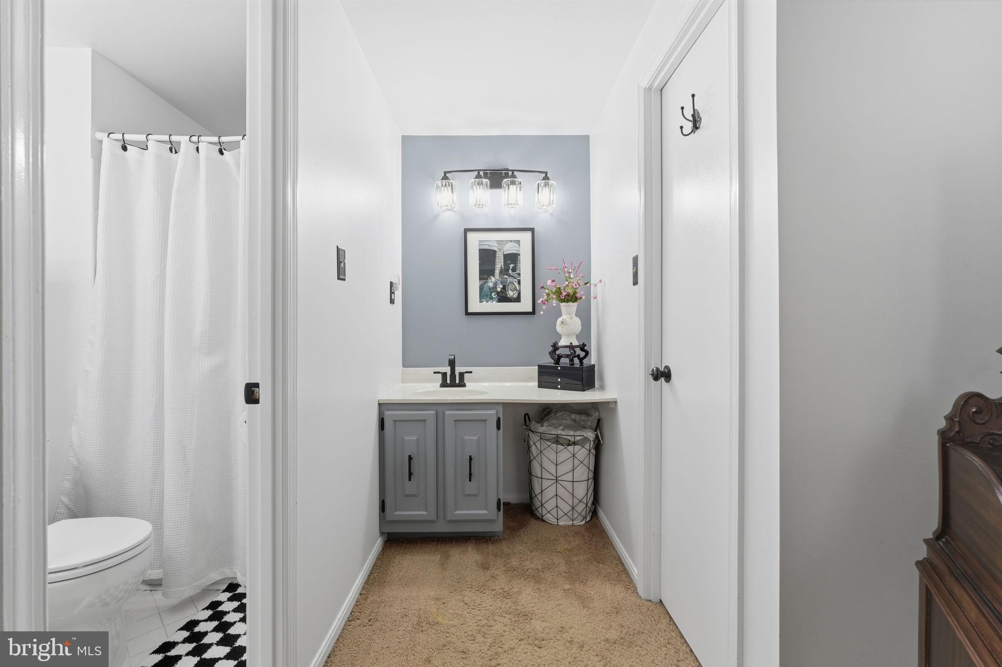 COLCHESTER HUNT - Residential