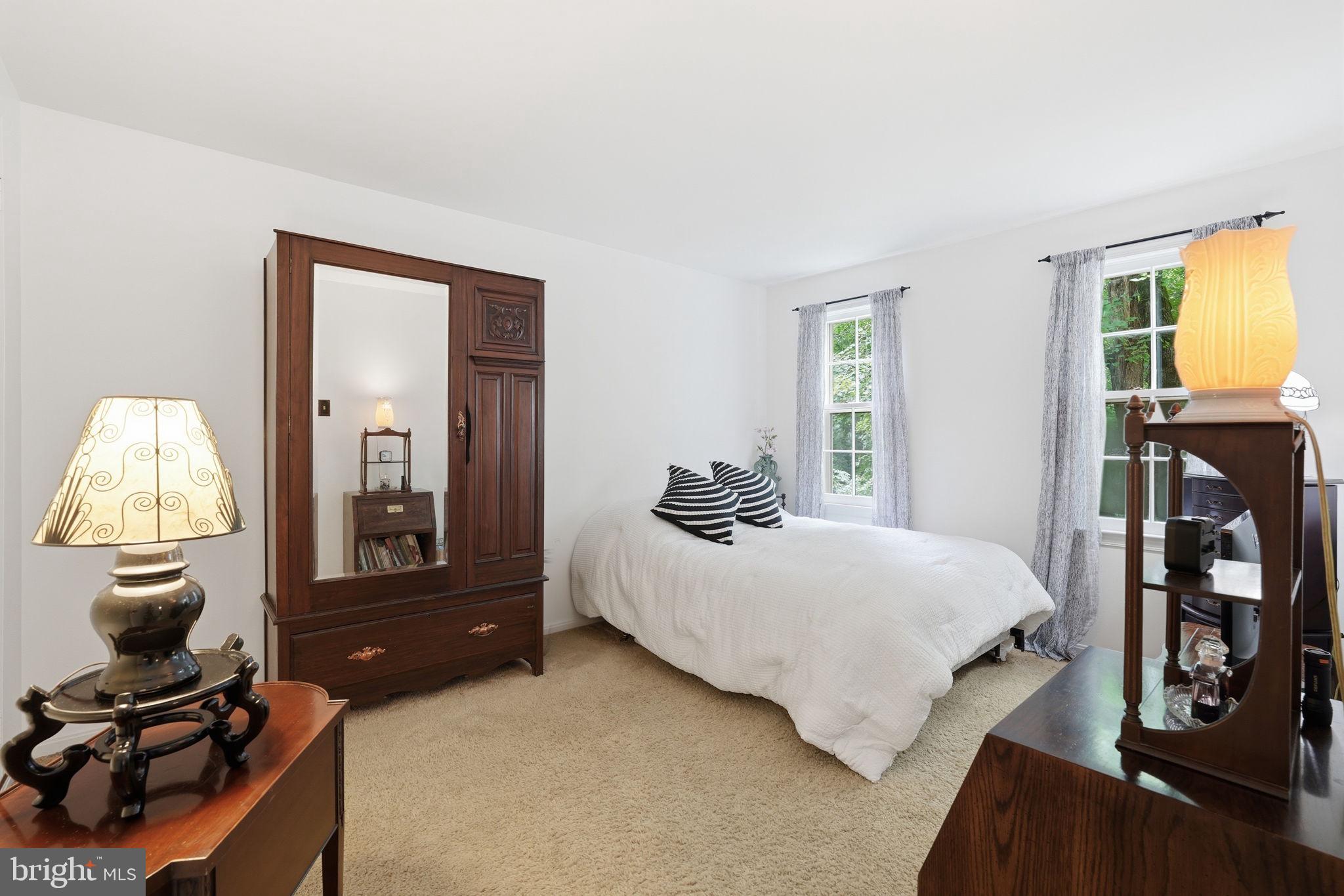 COLCHESTER HUNT - Residential
