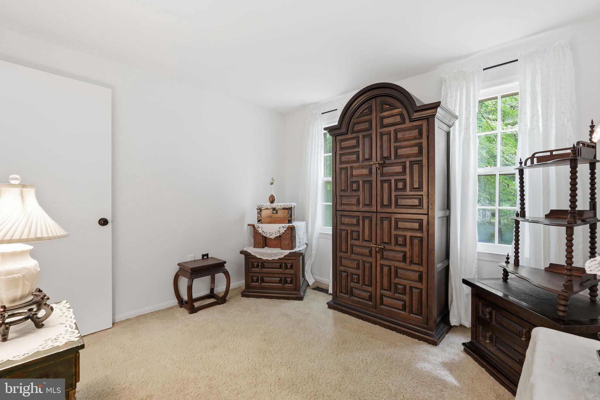 COLCHESTER HUNT - Residential