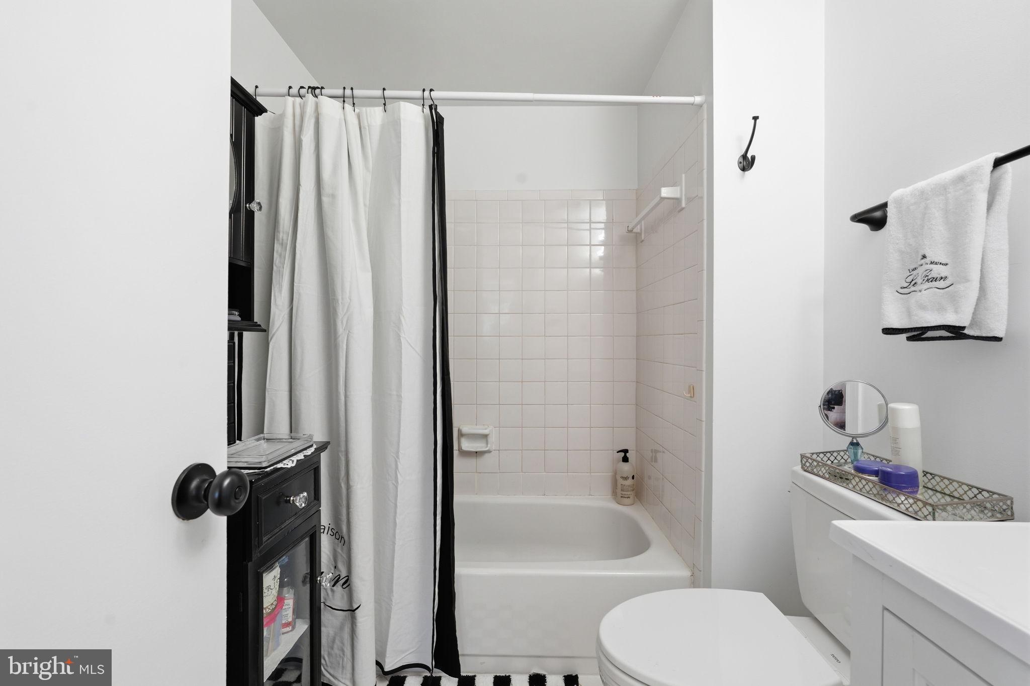 COLCHESTER HUNT - Residential
