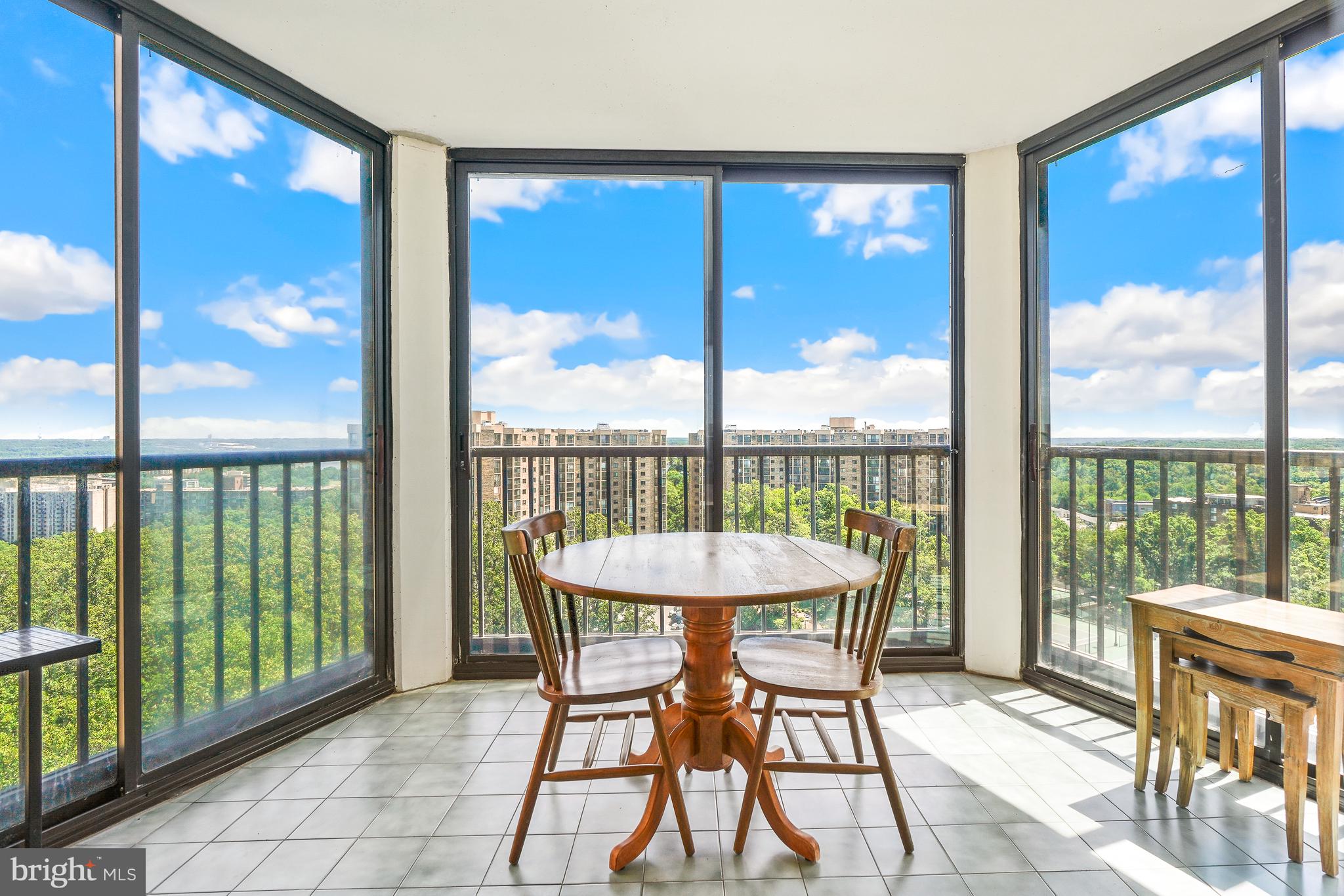 MONTEBELLO - Residential