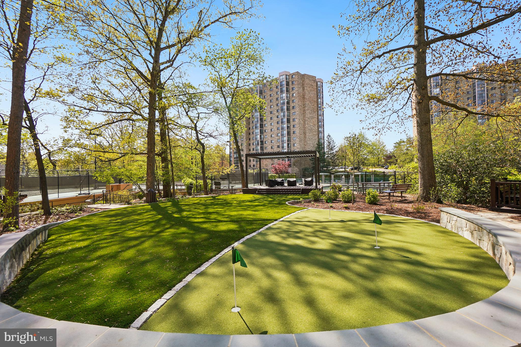 MONTEBELLO - Residential