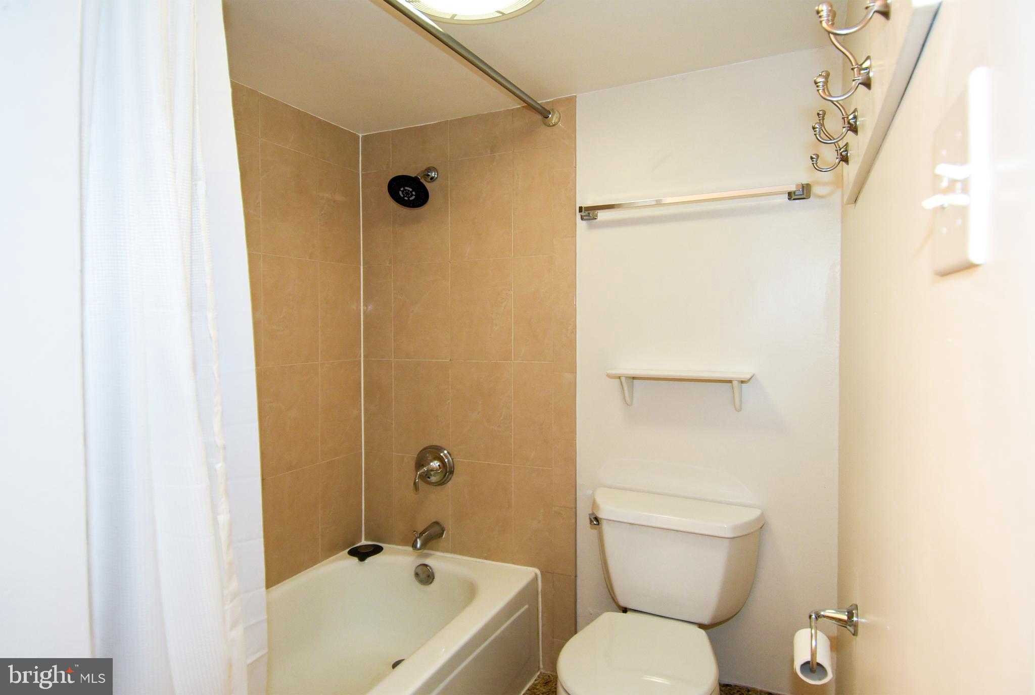 FOUNTAINS AT MCLEAN - Residential Lease