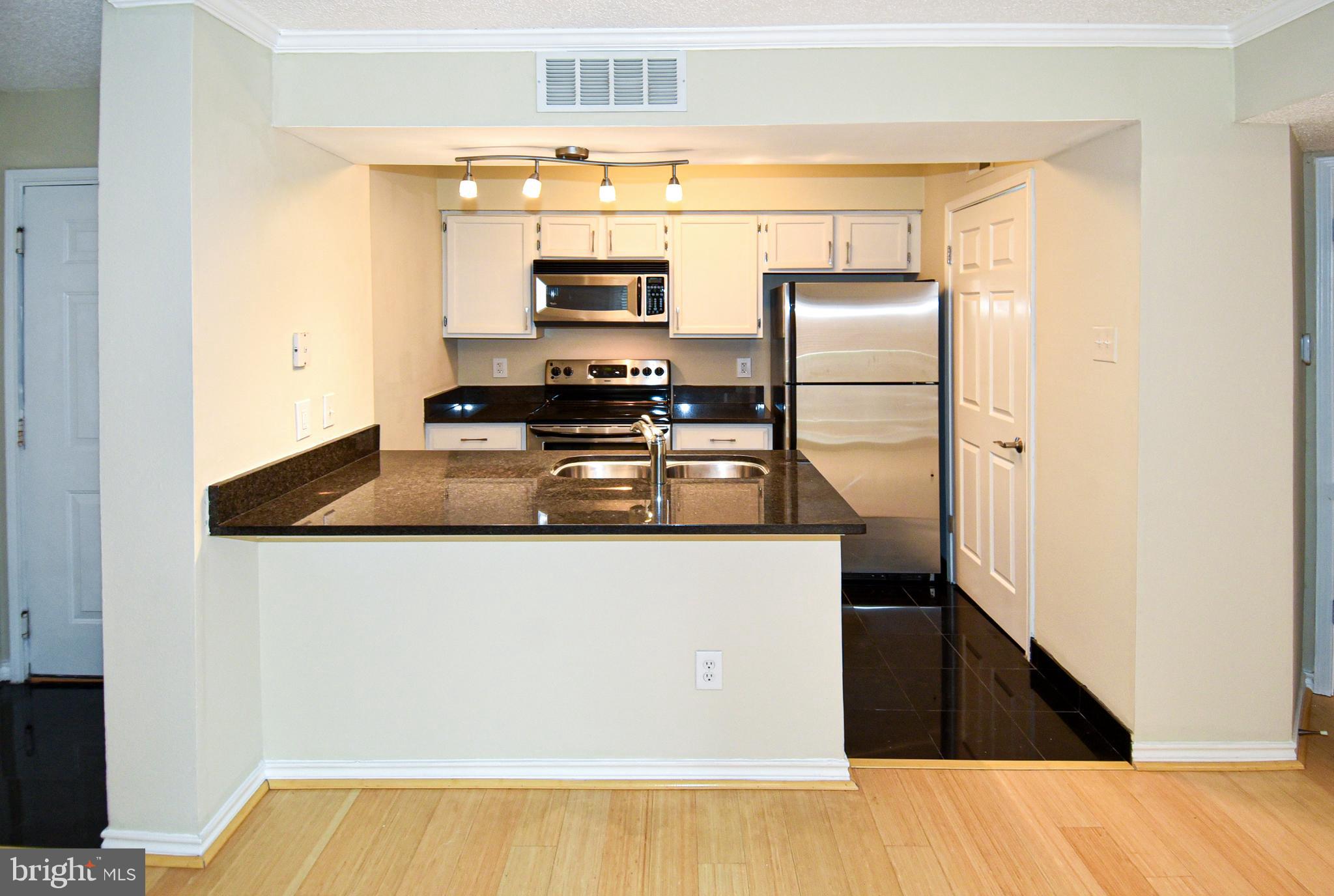 FOUNTAINS AT MCLEAN - Residential Lease