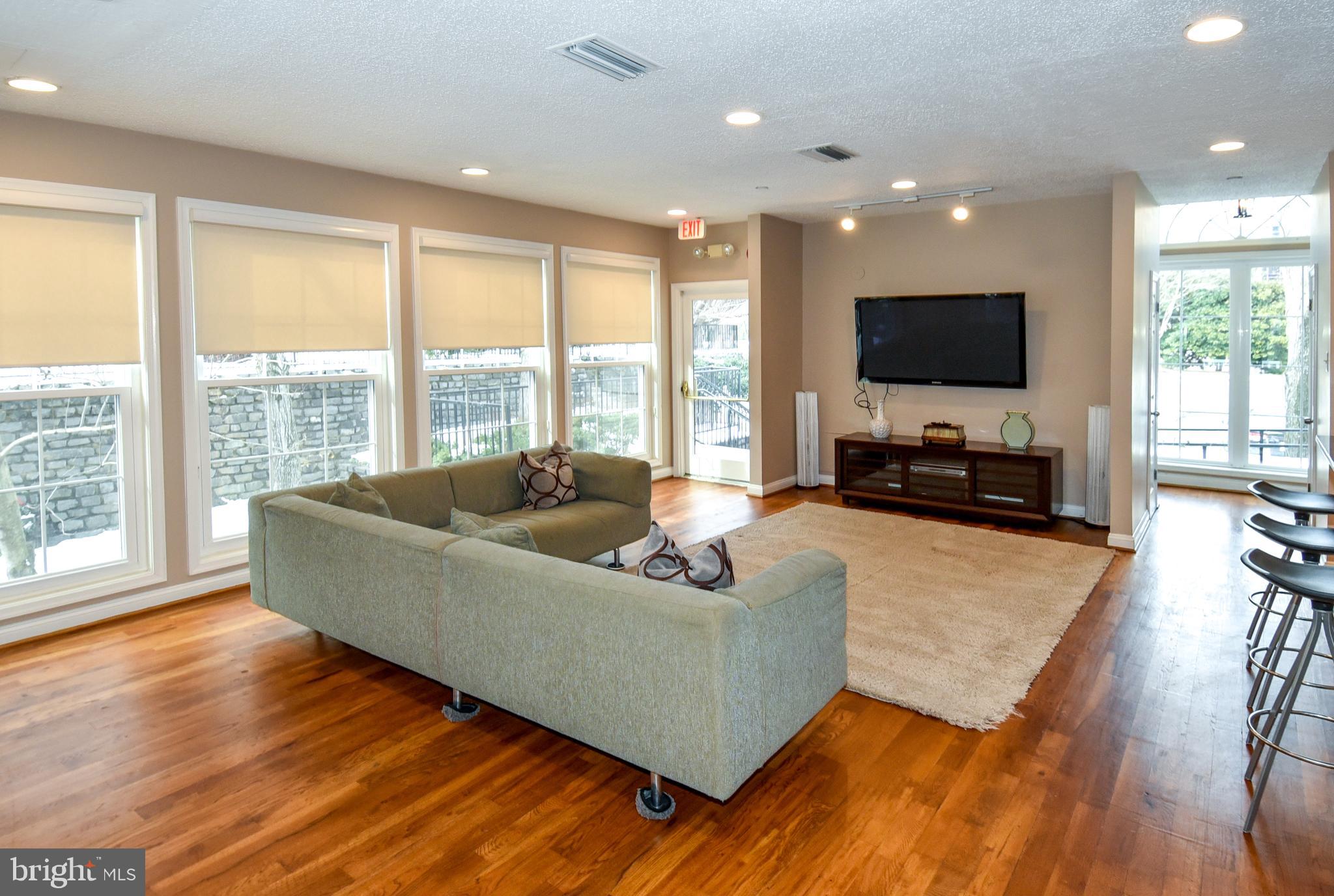 FOUNTAINS AT MCLEAN - Residential Lease
