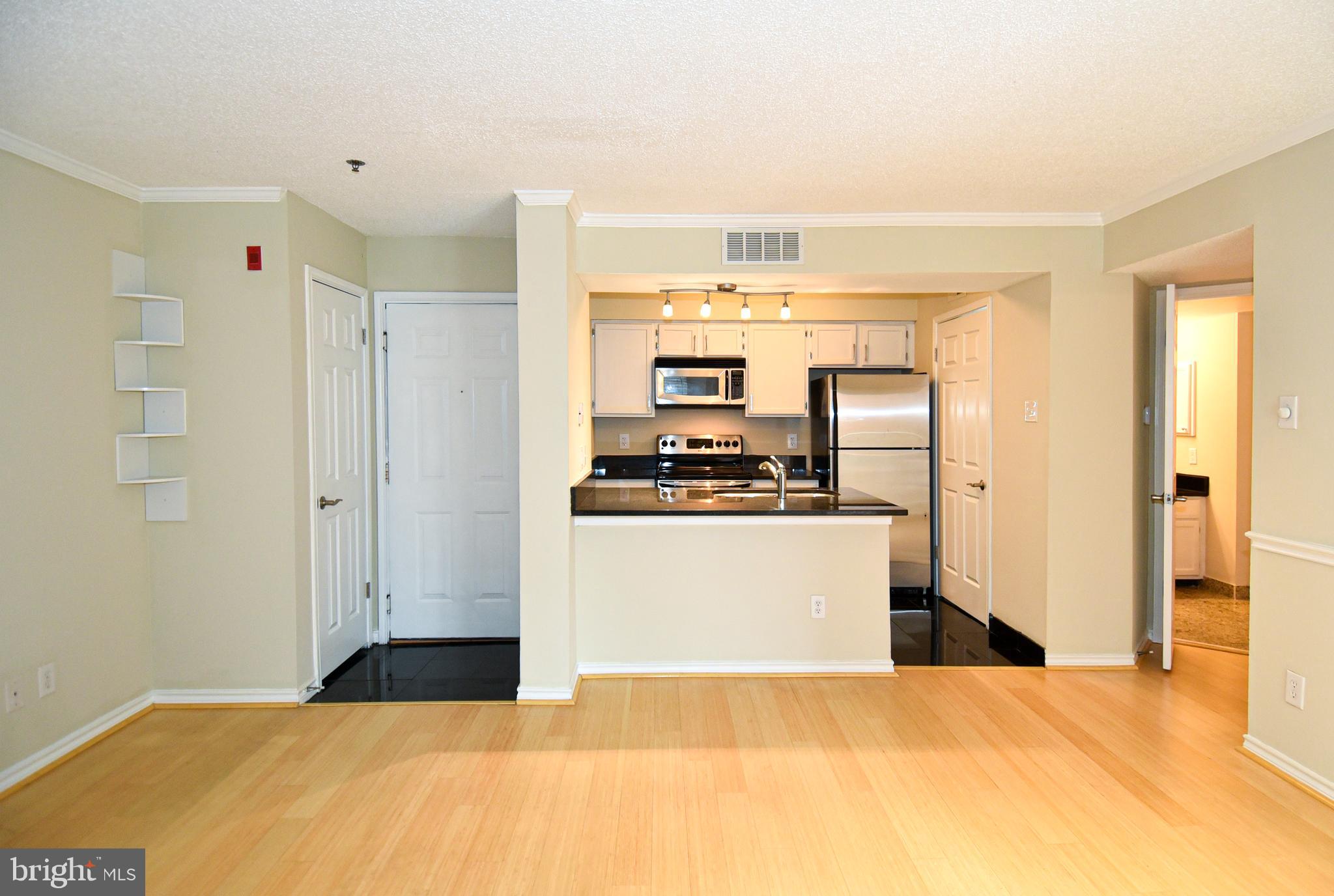 FOUNTAINS AT MCLEAN - Residential Lease