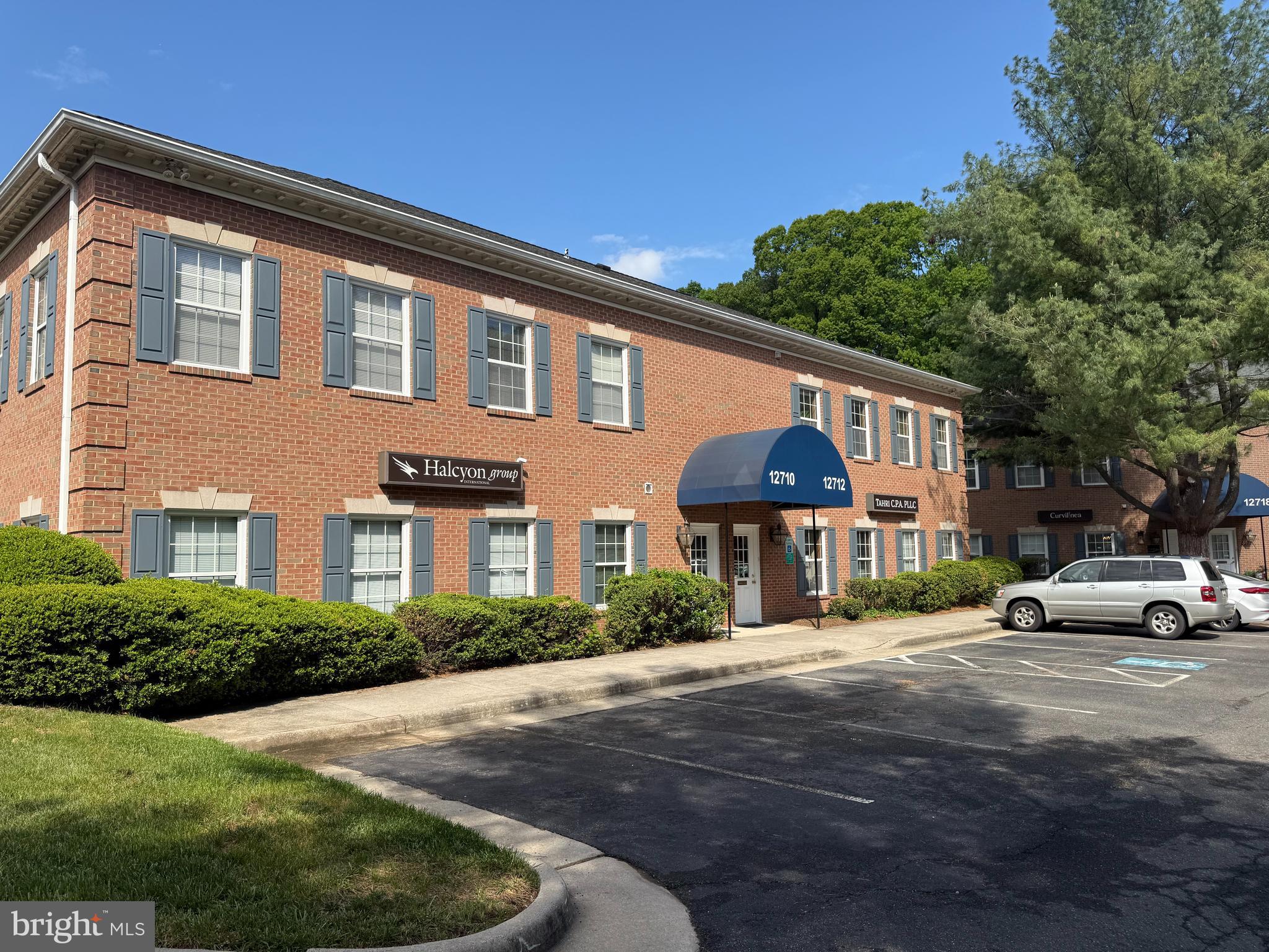 INDEPENDENT EXECUTIVE CENTER - Commercial Sale
