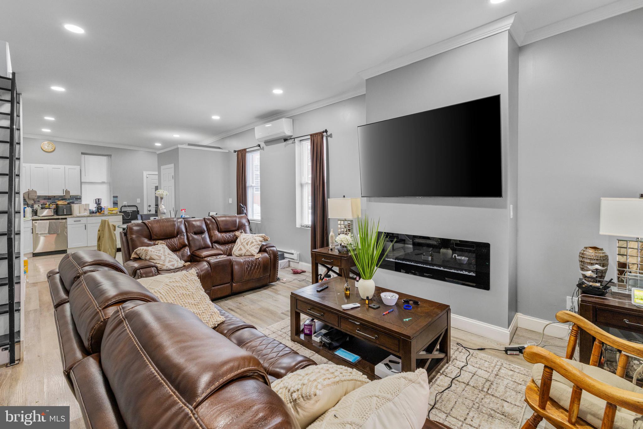 STRAWBERRY MANSION - Residential