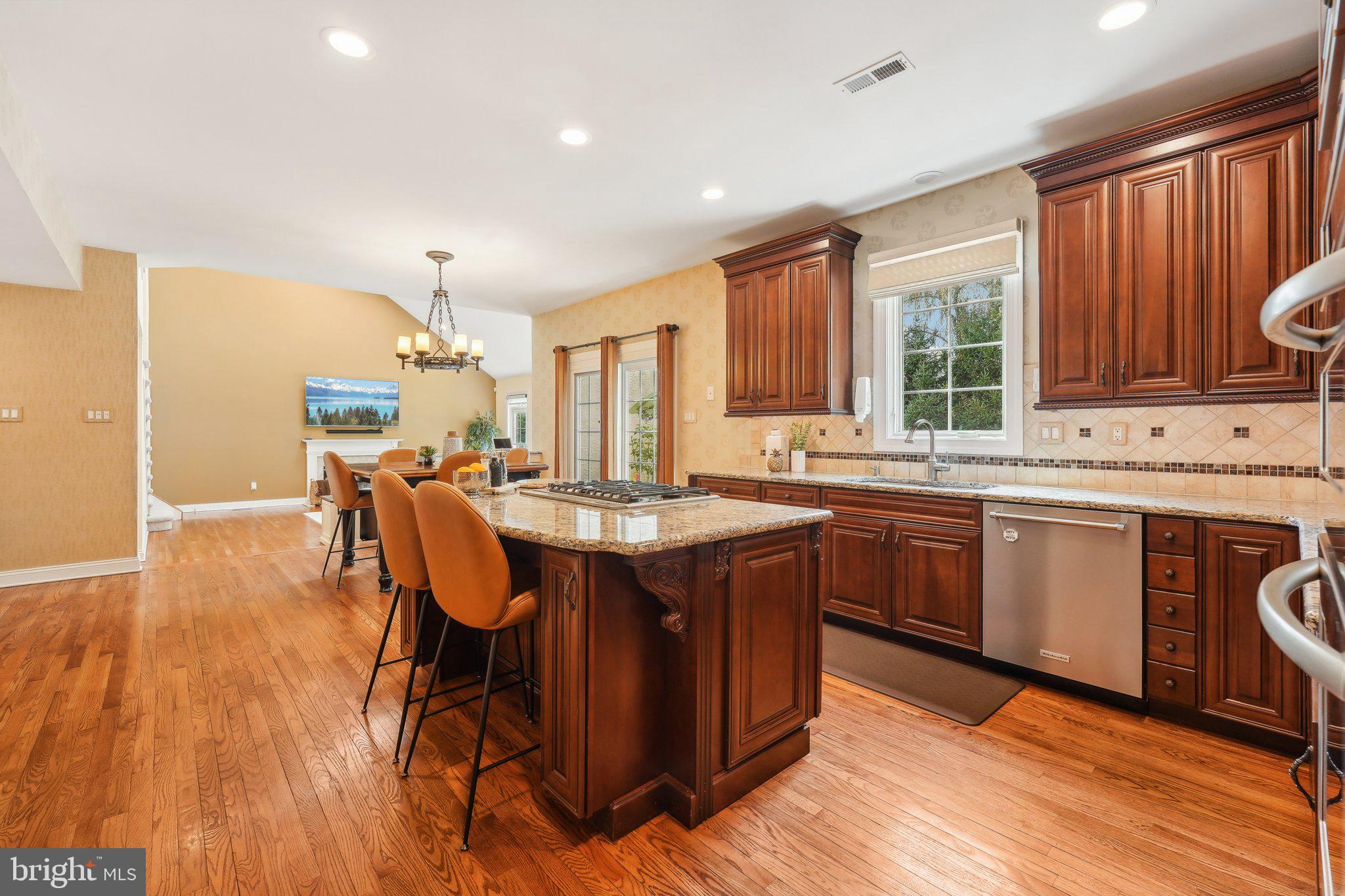HOLLAND RIDGE - Residential