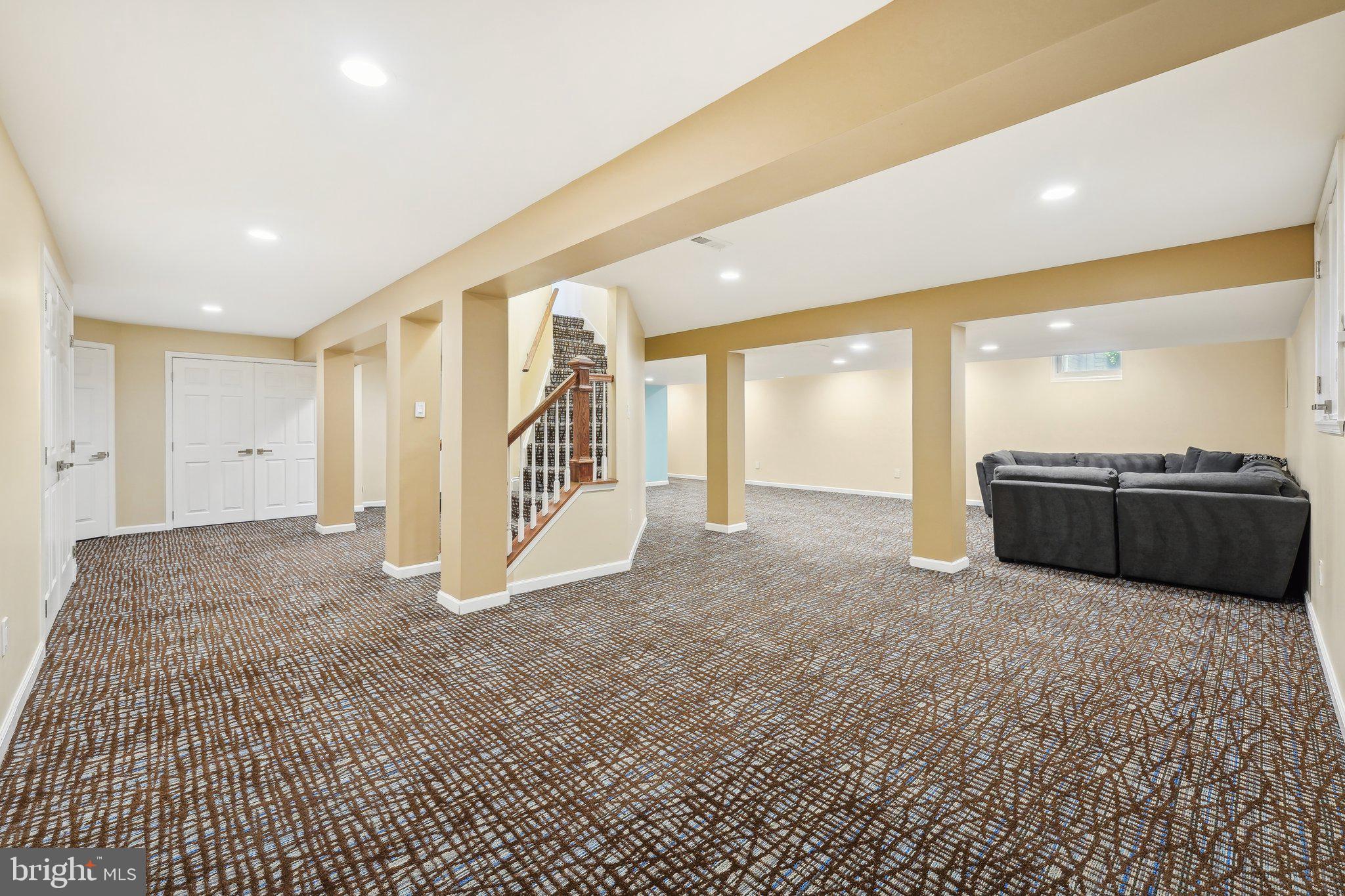 HOLLAND RIDGE - Residential