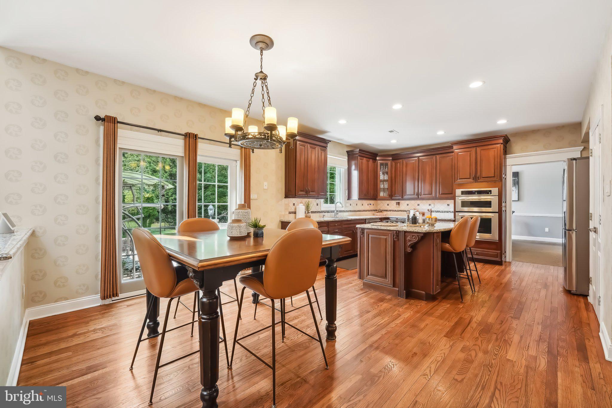 HOLLAND RIDGE - Residential