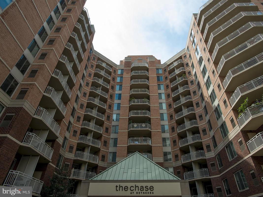 Downtown Bethesda, across from metro, shops and restaurants. Hardwood floors, washer/dryer in unit, granite counters, stainless appliances, balcony, garage parking and extra storage. Pet friendly building, with pool, fitness center, tennis court and 24 hour front desk,