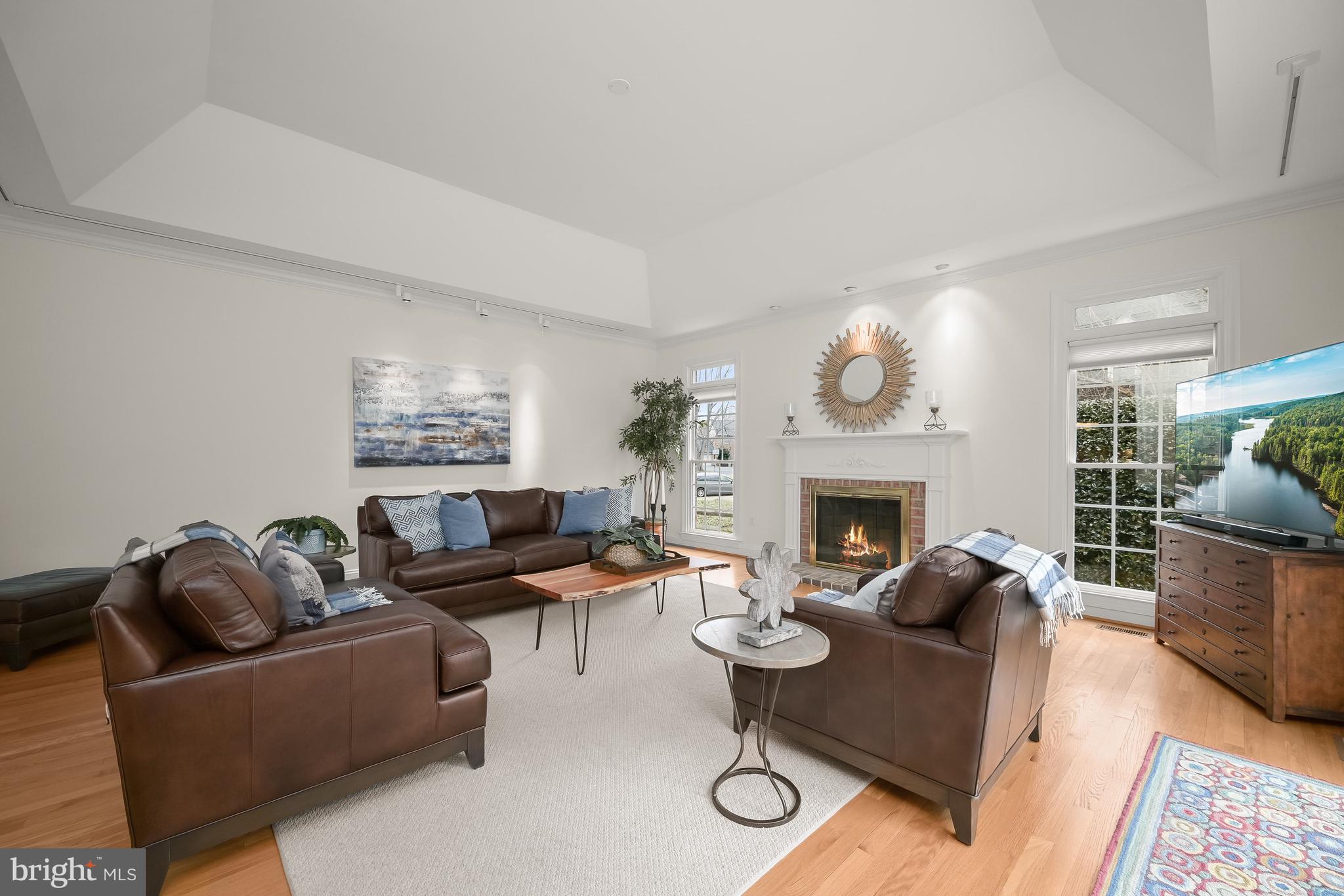COUNTRY PLACE - Residential