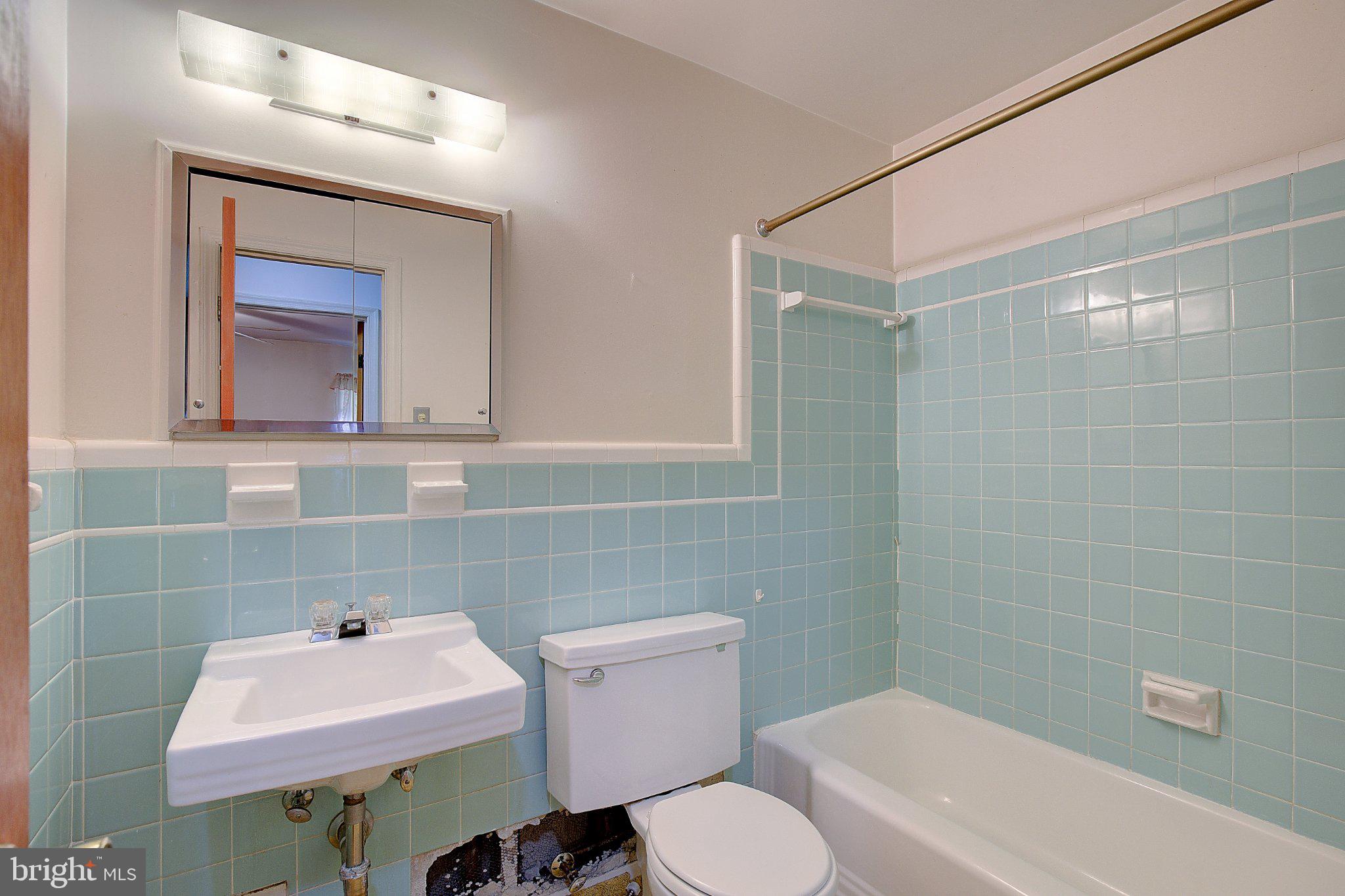 DORCHESTER ESTATES - Residential