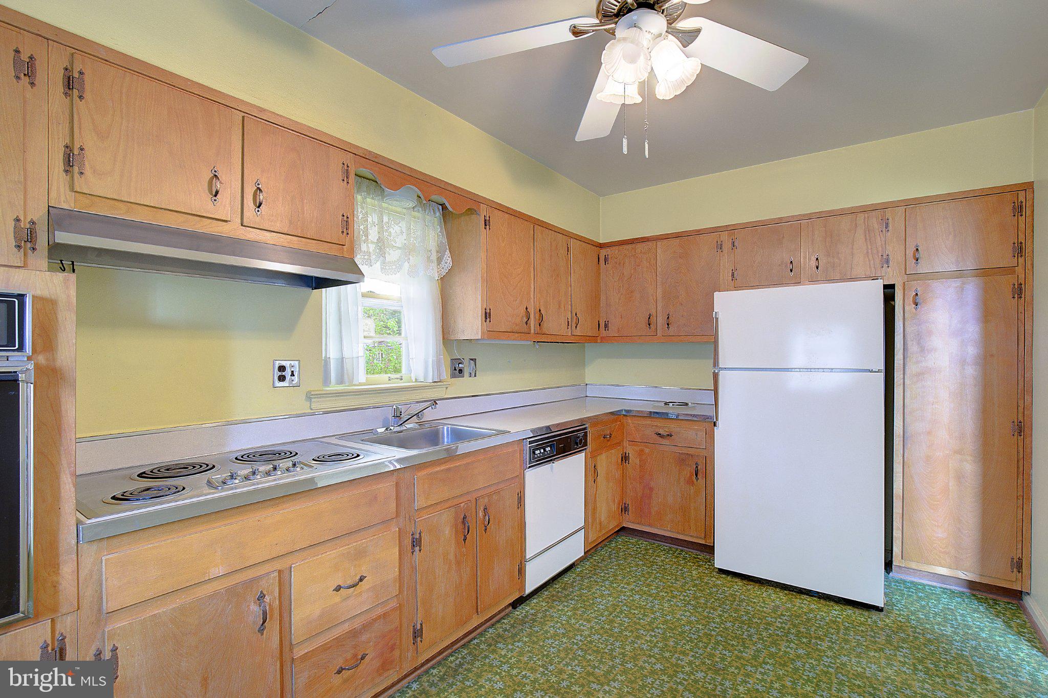 DORCHESTER ESTATES - Residential