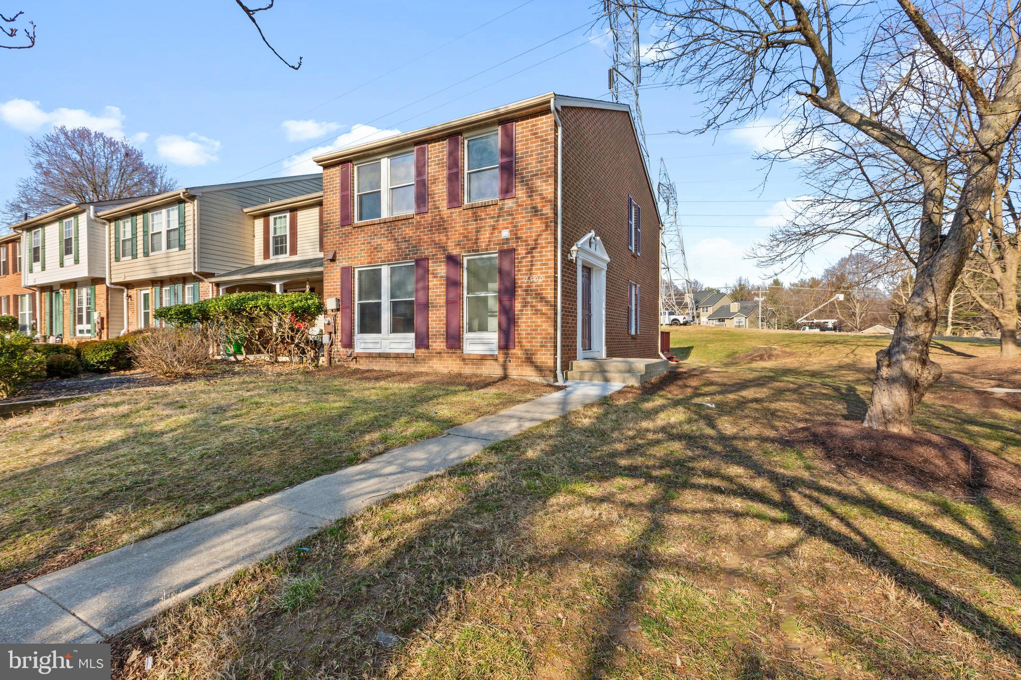 Please direct all inquiries to Kory Phillips.

Welcome to your new home in Columbia! This sun drenched 4-bedroom, 3.5-bathroom end unit townhome has undergone a complete renovation in 2024, offering you a contemporary and living experience ready to go! Step inside to discover the newly renovated kitchen, bathrooms, carpet, ceramic and engineered flooring, paint, and lighting packages, providing a fresh and modern aesthetic throughout.

Equipped with a brand-new full appliance package, including high-end Samsung washer/dryer, this home is ready for you to move in and start living your best life. You can rest easy knowing the roof was replaced in 2022, and the vinyl replacement windows ensure energy efficiency

With king-sized bedrooms on both the top and lowest levels of the home, as well as a bathroom on every level, convenience and comfort are at the forefront when this was renovated. Plus, you'll love the oversized usable lot, boasting an expansive side yard and no homes behind this group of townhomes, providing privacy and a serene setting to enjoy outdoor activities or simply unwind after a long day. This home get's TONS of NATURAL LIGHT!

Don't miss your chance to rent this meticulously renovated townhome in a prime location – schedule your viewing today and prepare to fall in love!