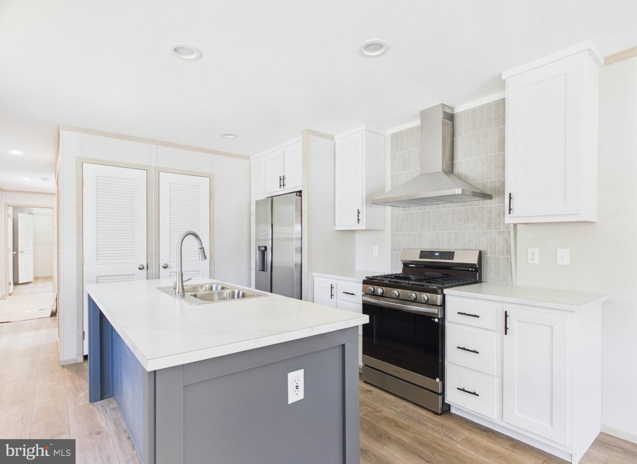 COLONIAL PARK - Residential