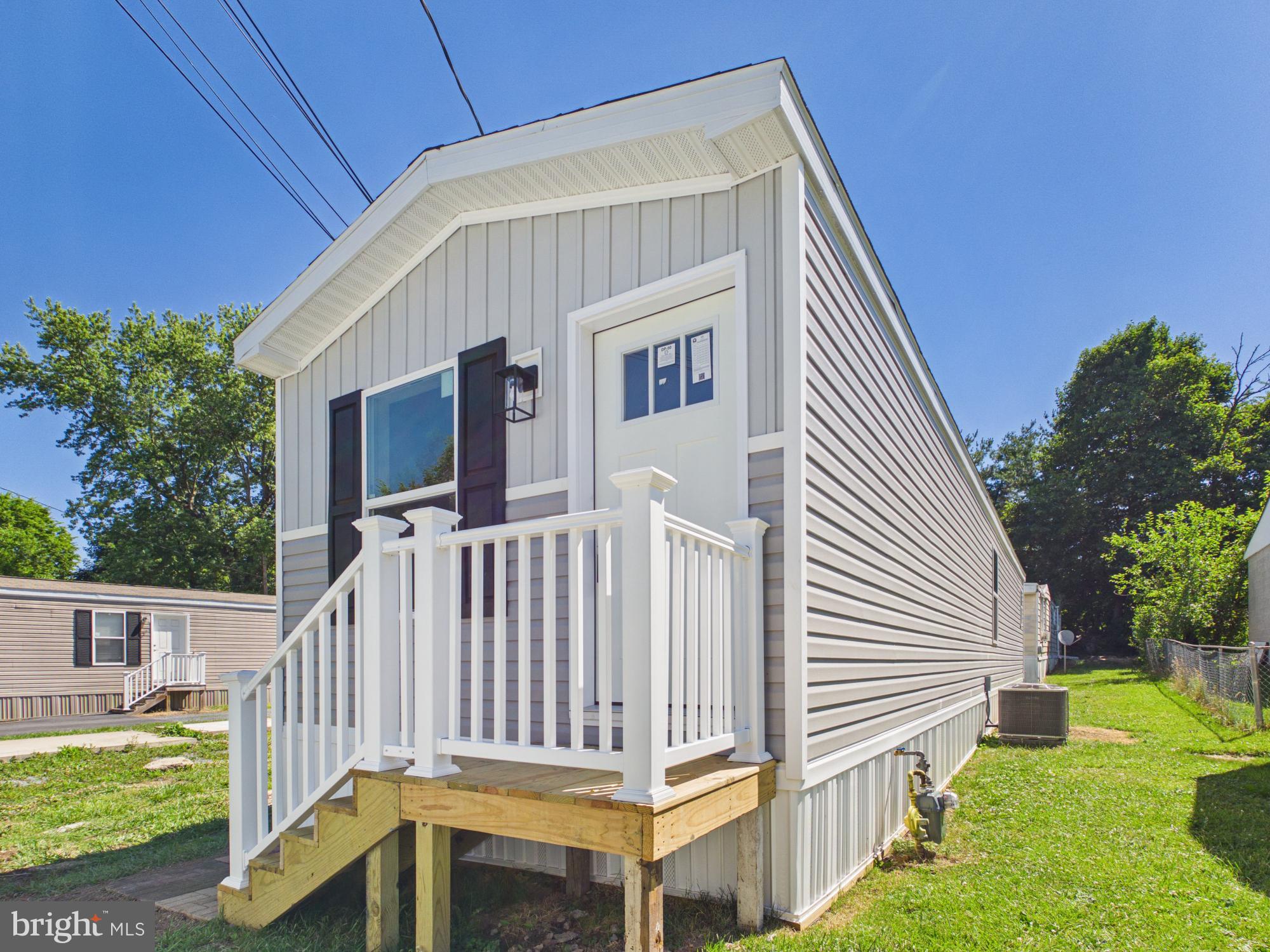 COLONIAL PARK - Residential