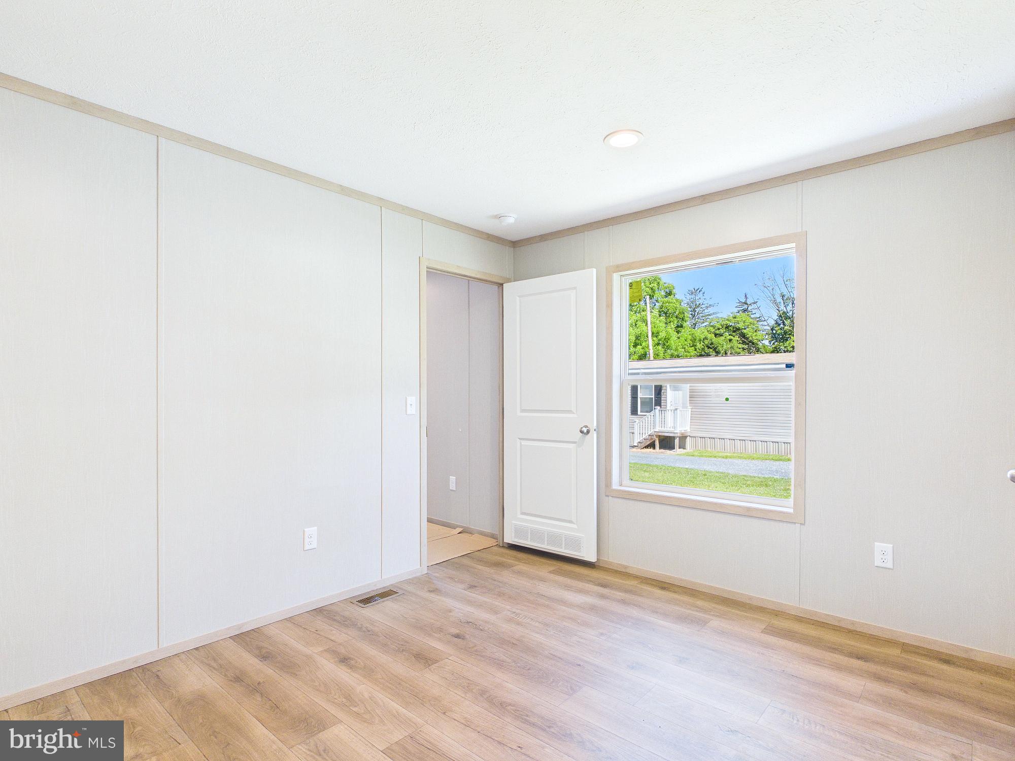 COLONIAL PARK - Residential