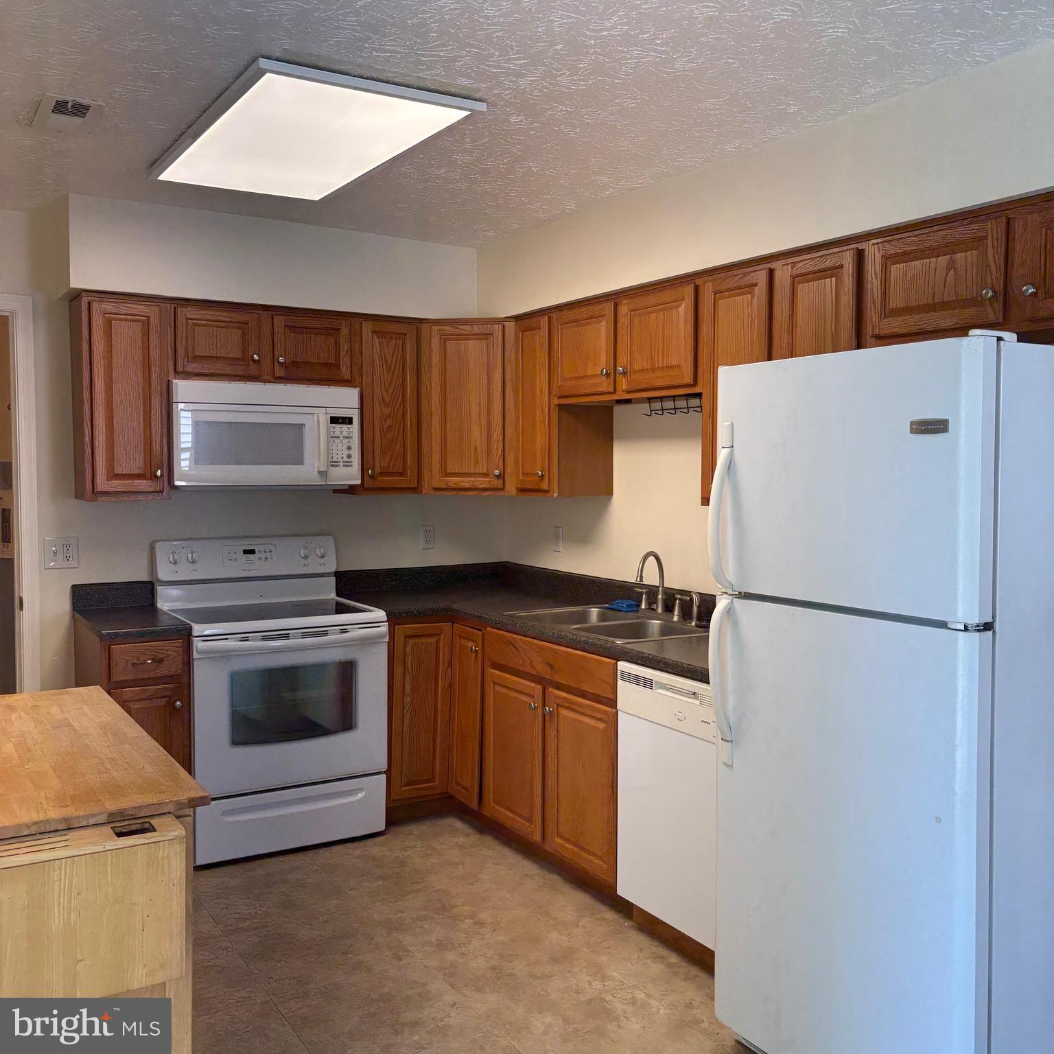 BURNING KNOLLS - Residential