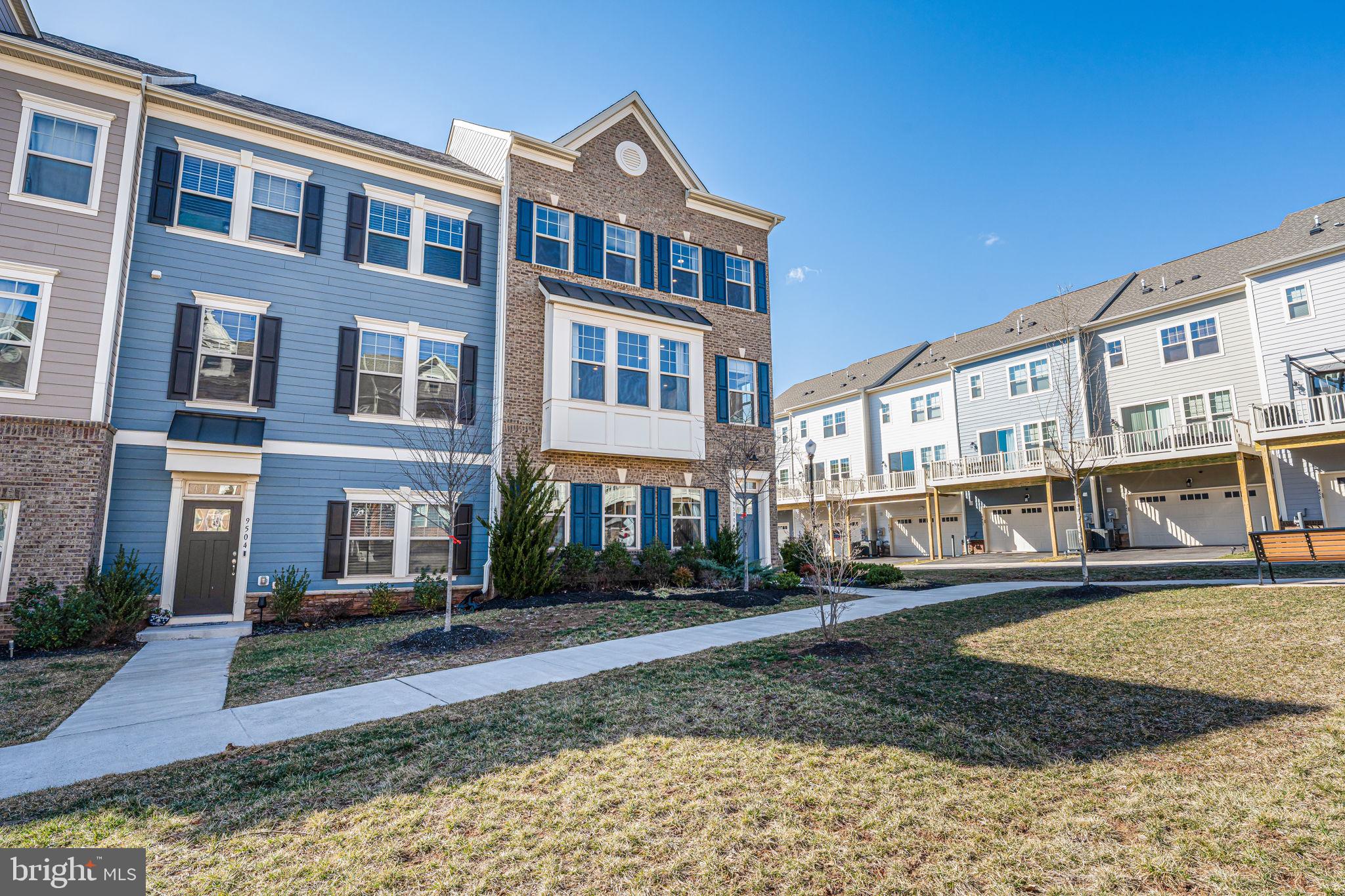 JEFFERSON SQUARE - Residential Lease
