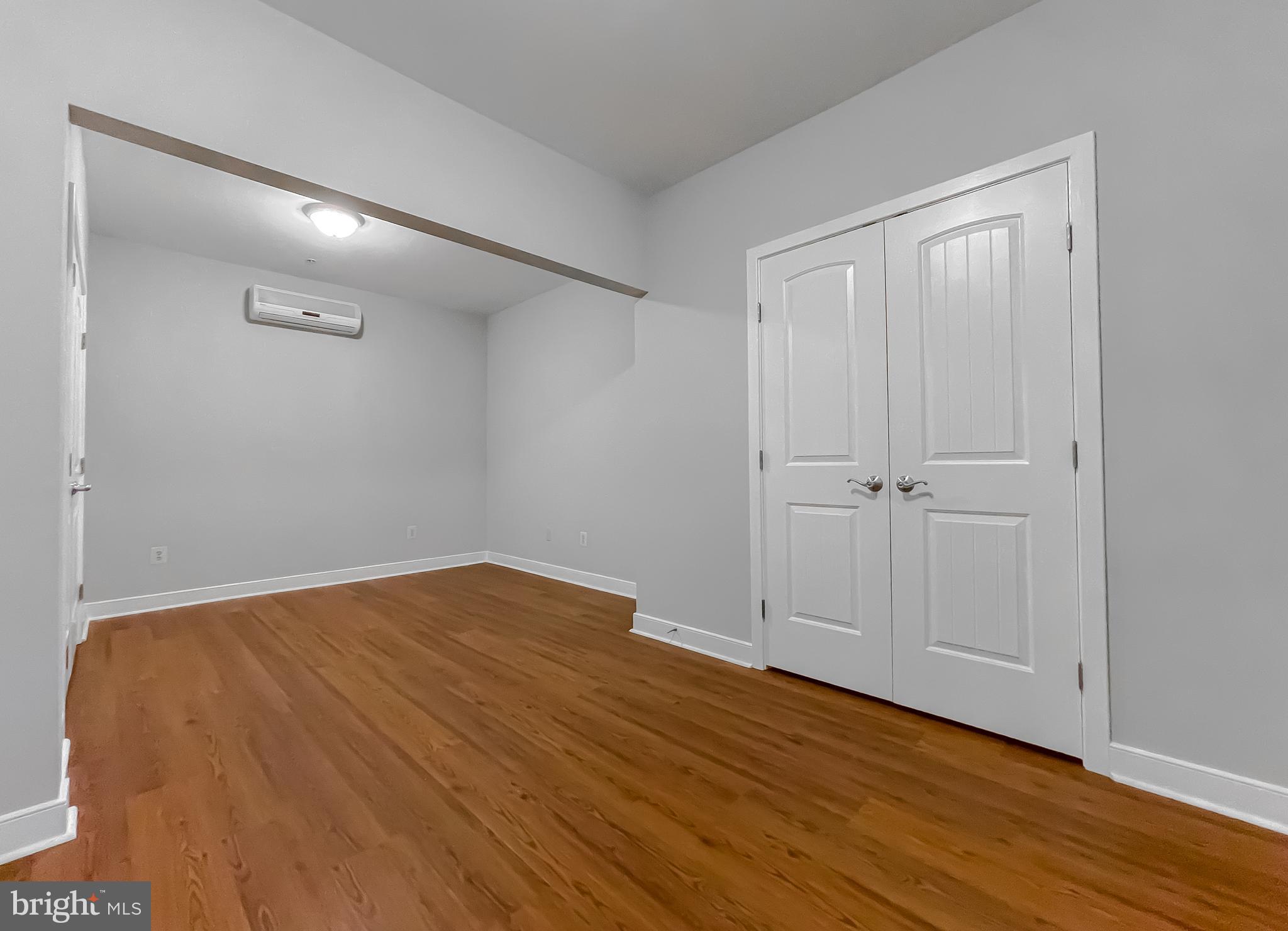 FOXWELL CONDOMINIUMS - Residential Lease