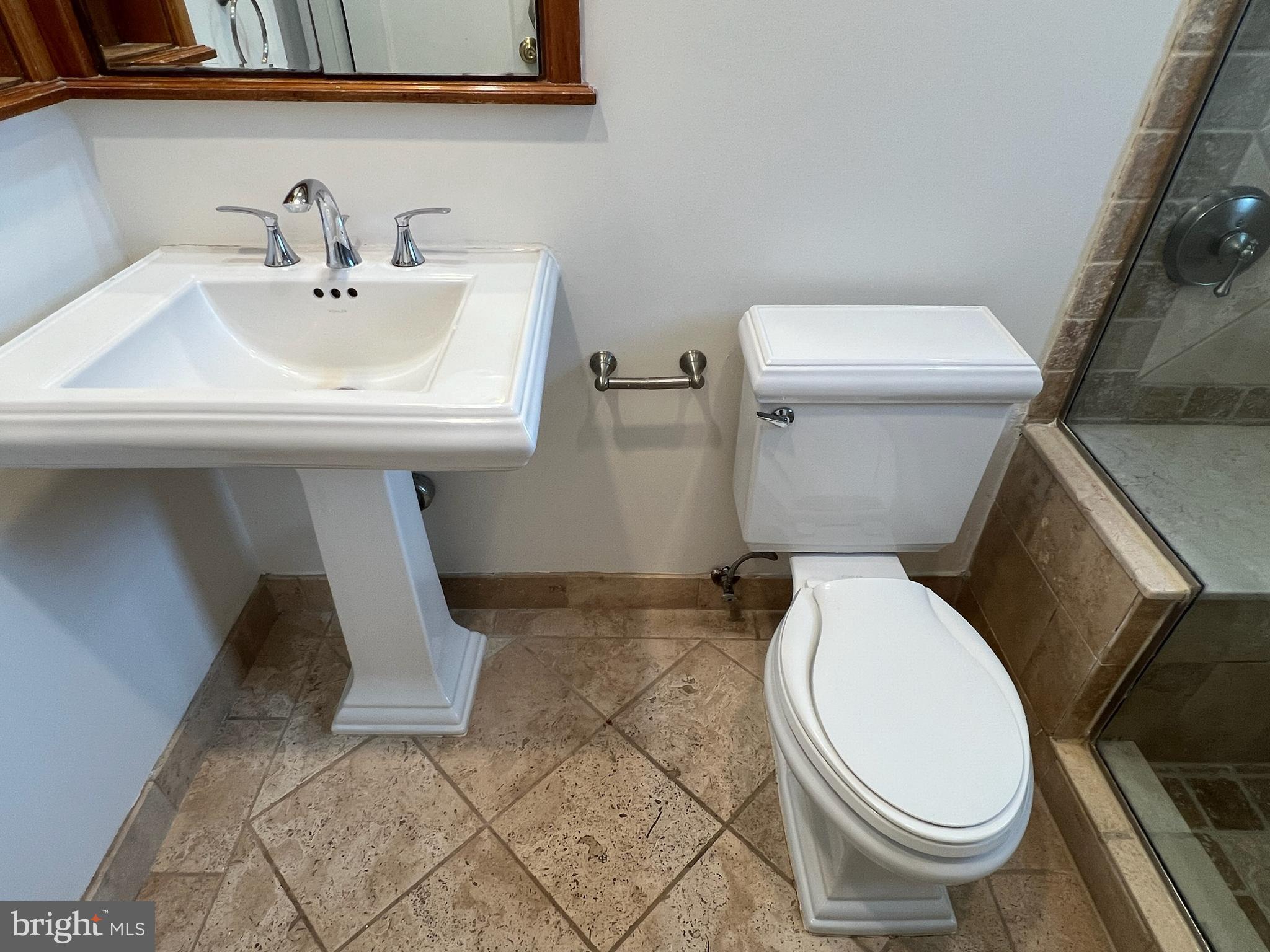 CARROLL KNOLLS - Residential Lease