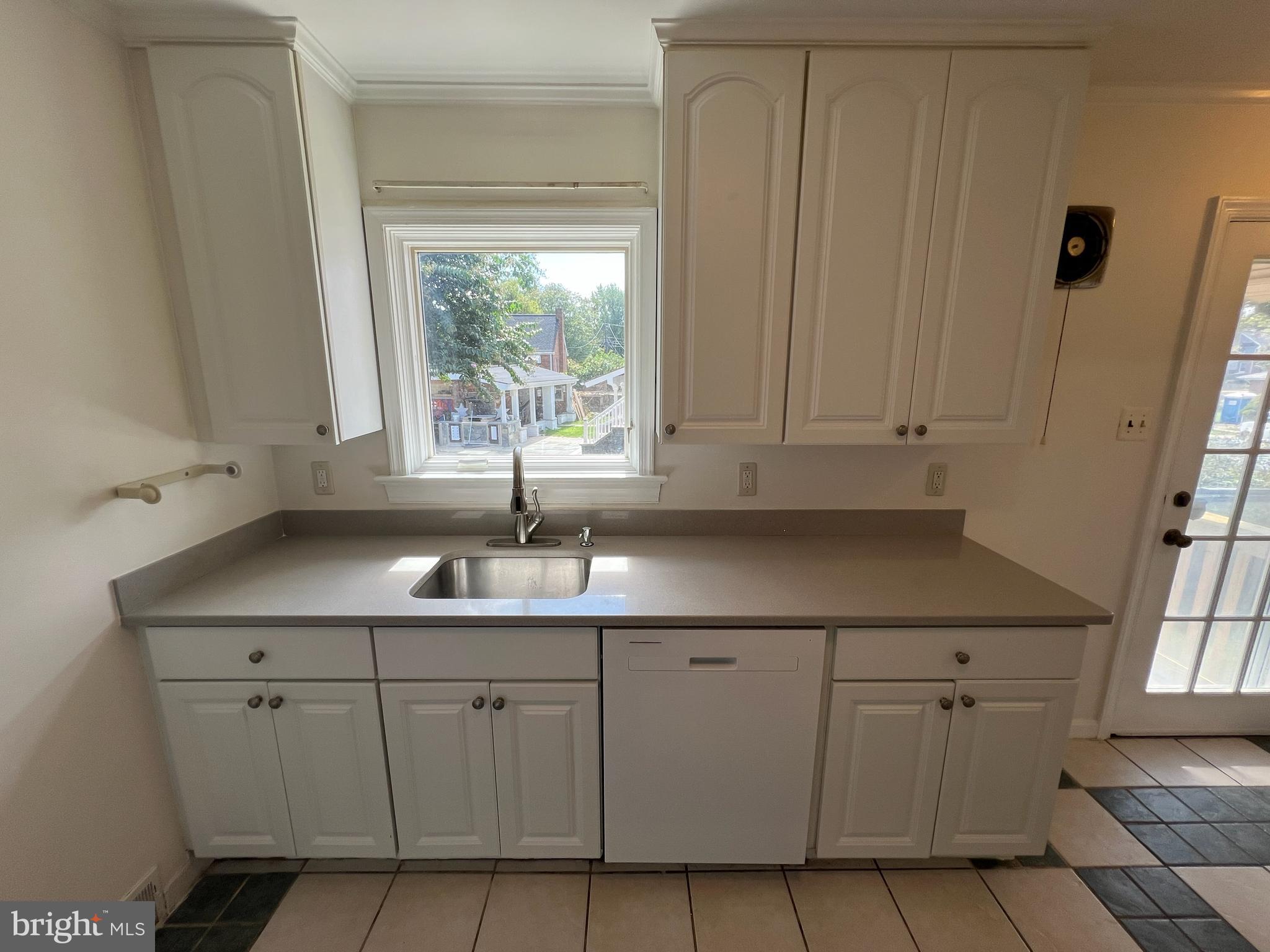 CARROLL KNOLLS - Residential Lease