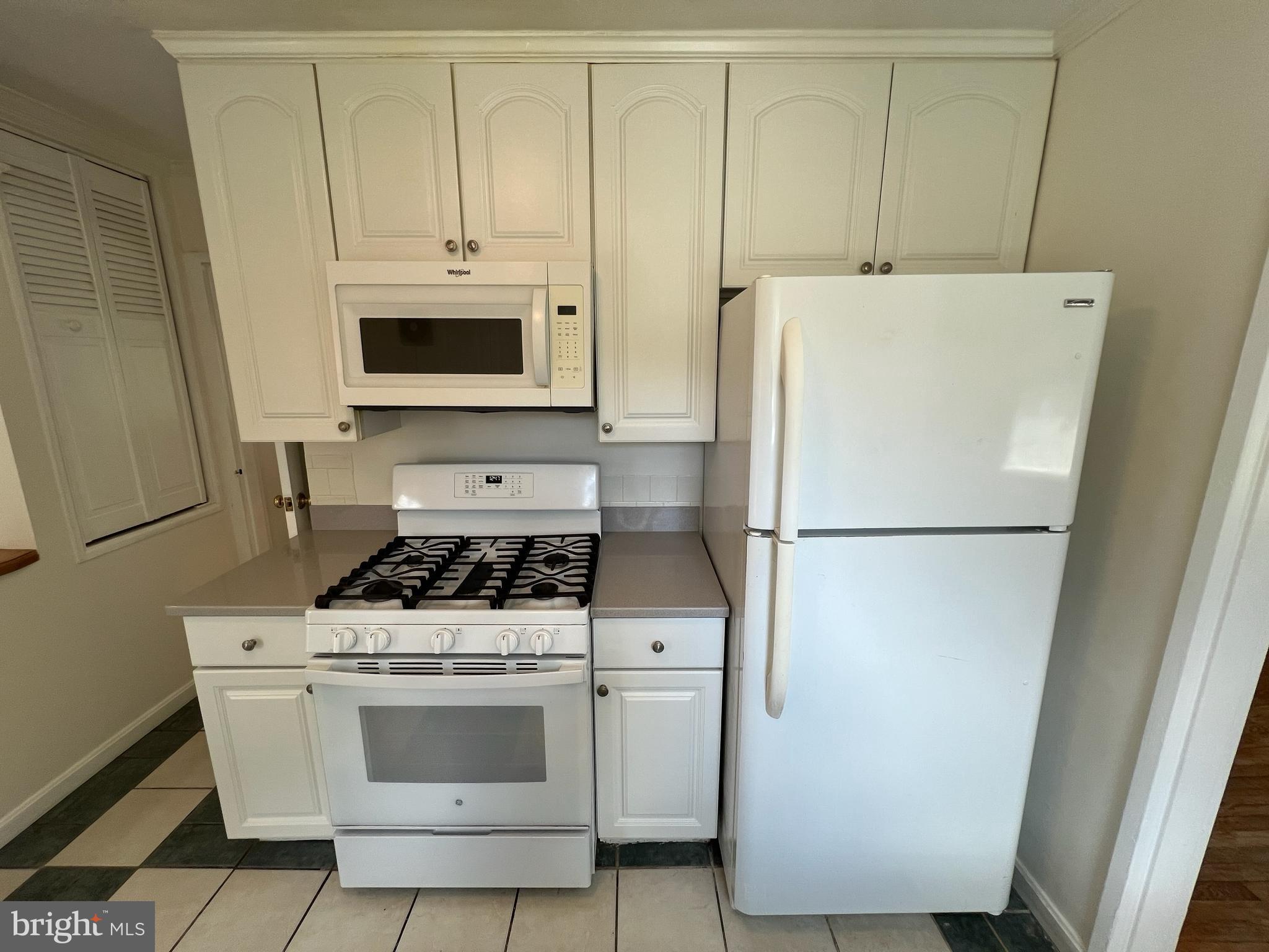 CARROLL KNOLLS - Residential Lease