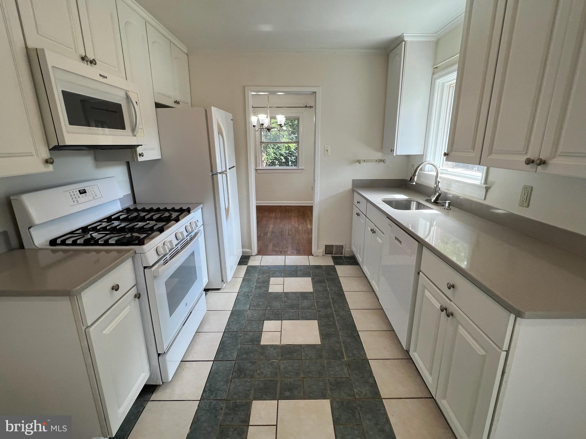 CARROLL KNOLLS - Residential Lease
