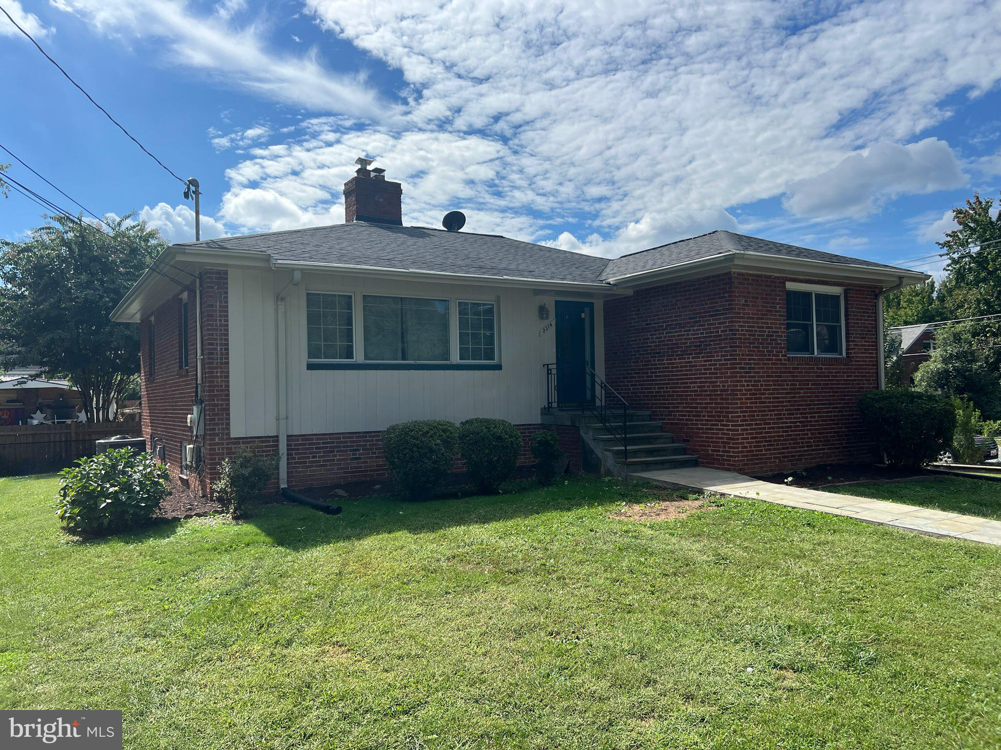 CARROLL KNOLLS - Residential Lease